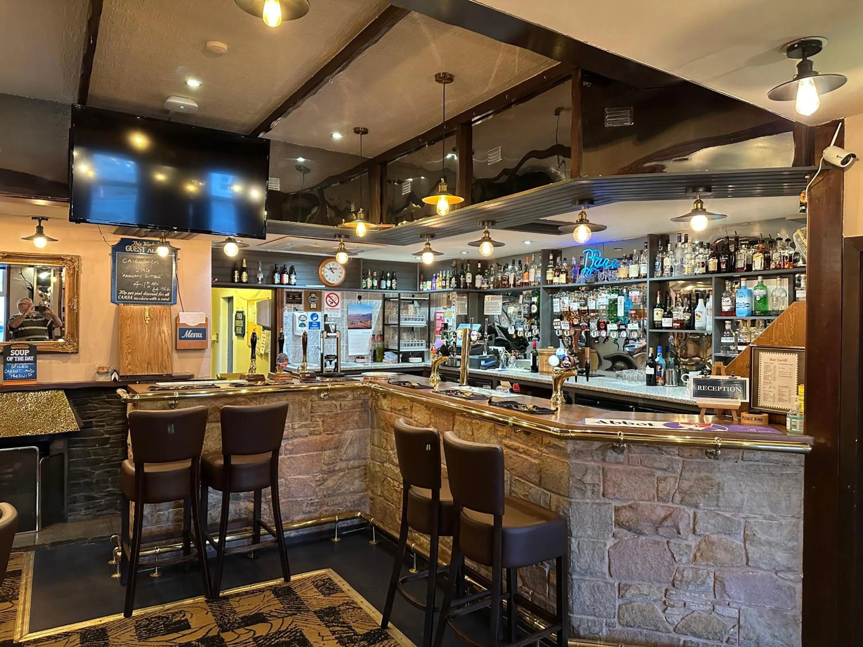 Lounge or bar in The Glen Hotel Newtonmore