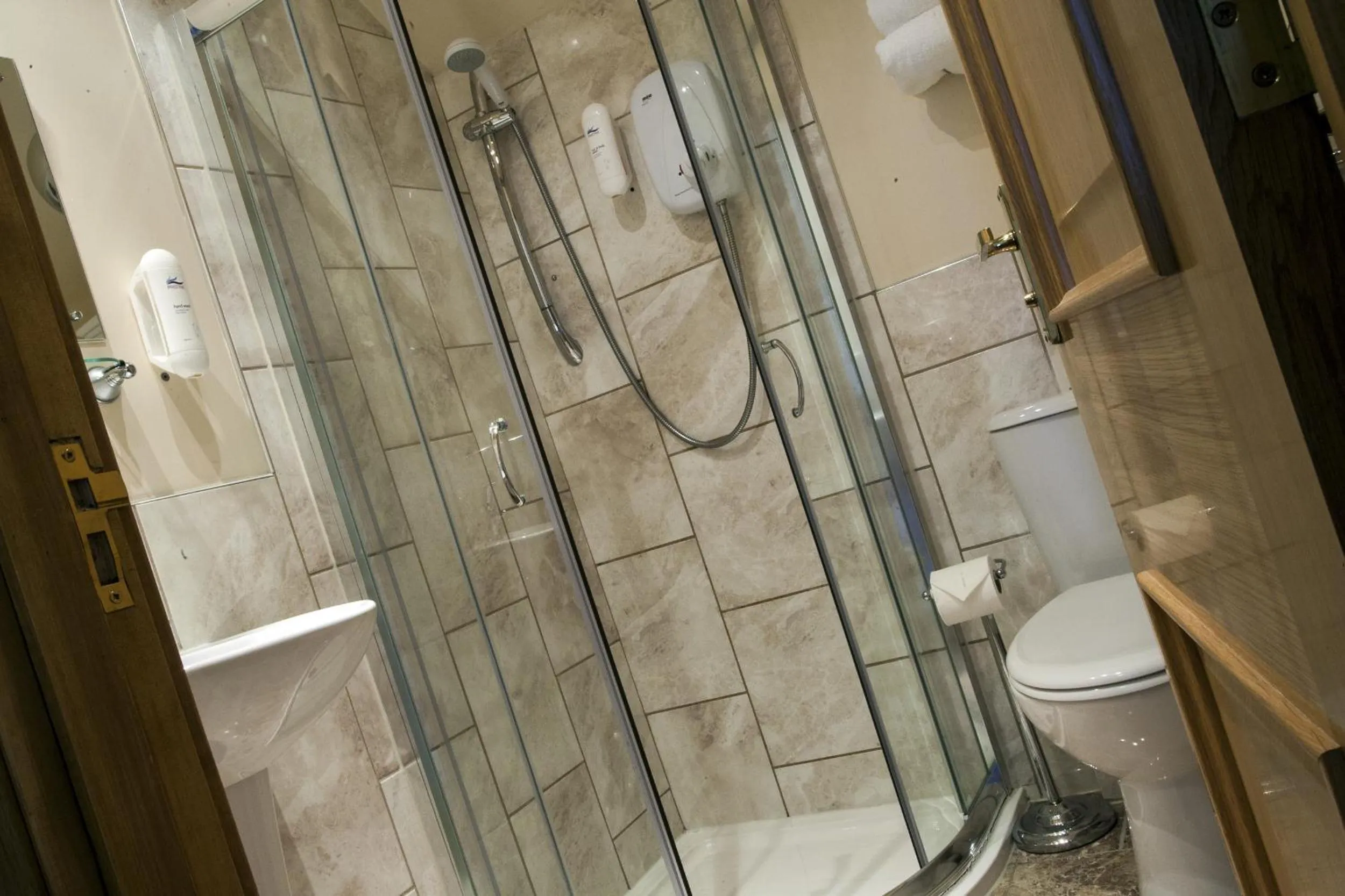 Shower in The Glen Hotel Newtonmore