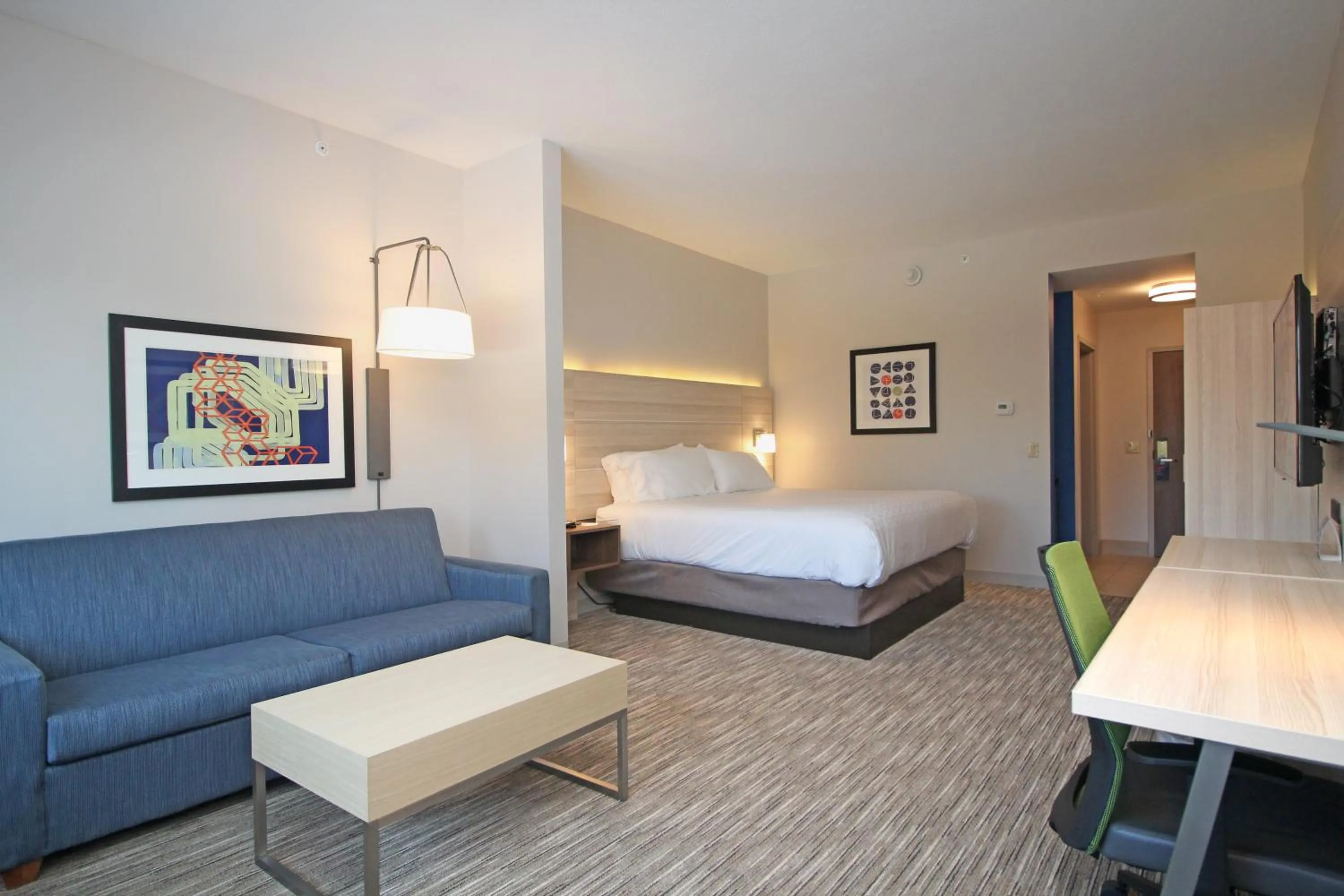 Photo of the whole room, Bed in Holiday Inn Express & Suites Ocala by IHG