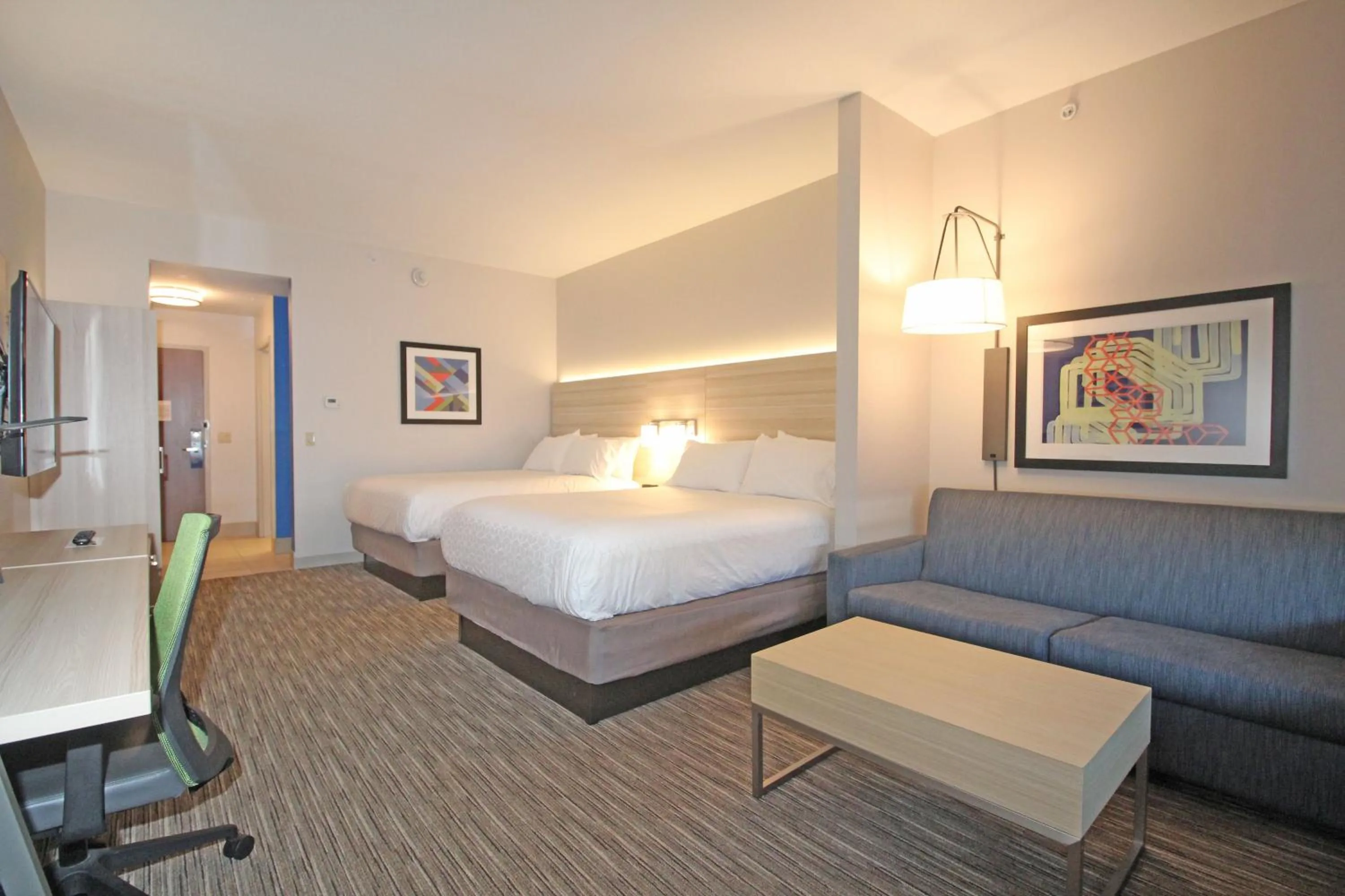 Bedroom, Bed in Holiday Inn Express & Suites Ocala by IHG