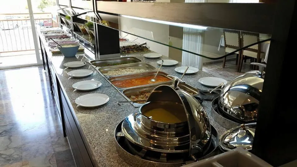 Restaurant/places to eat in meryemana hotel