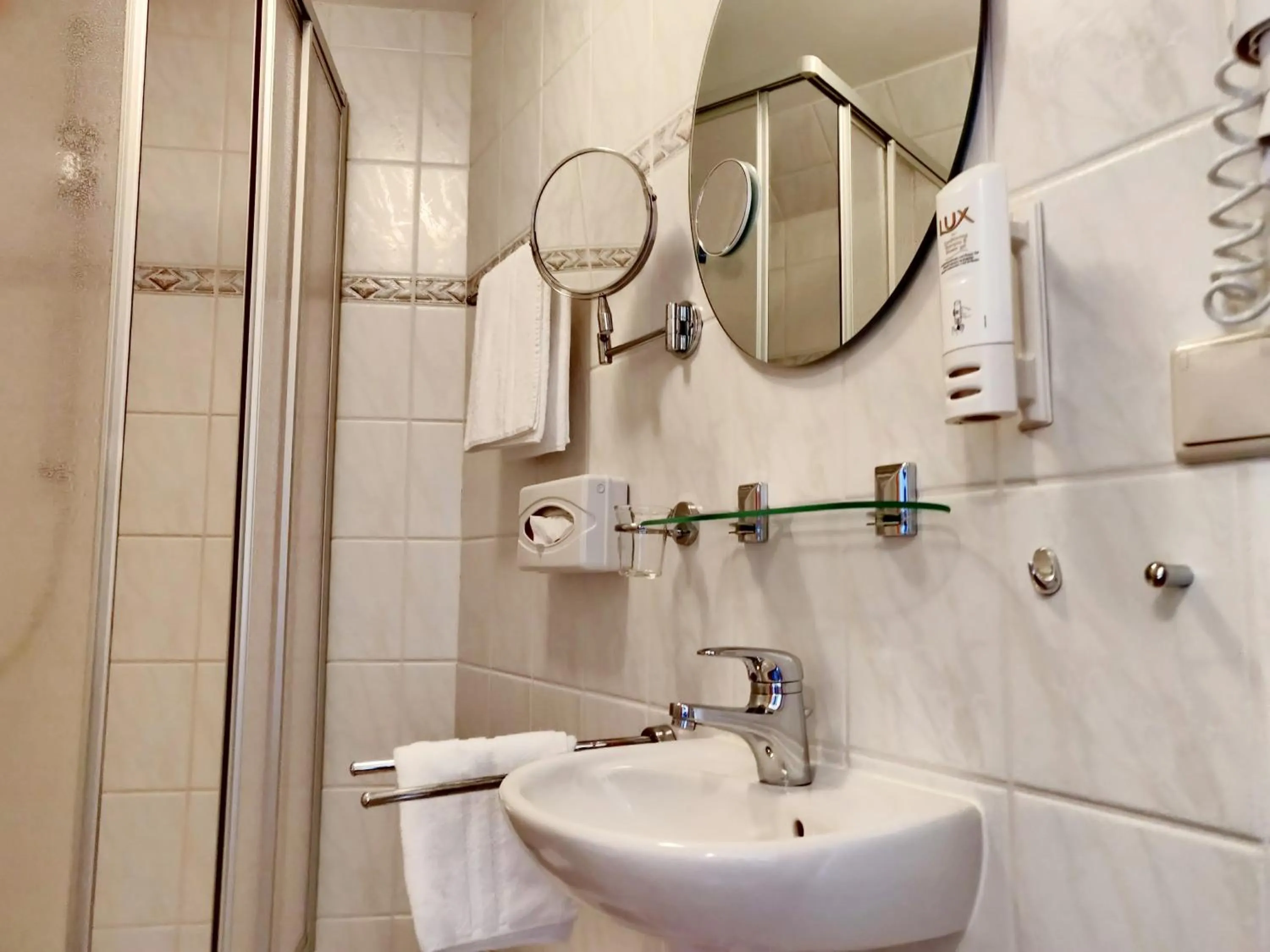 Bathroom in Hotel Neue Höhe