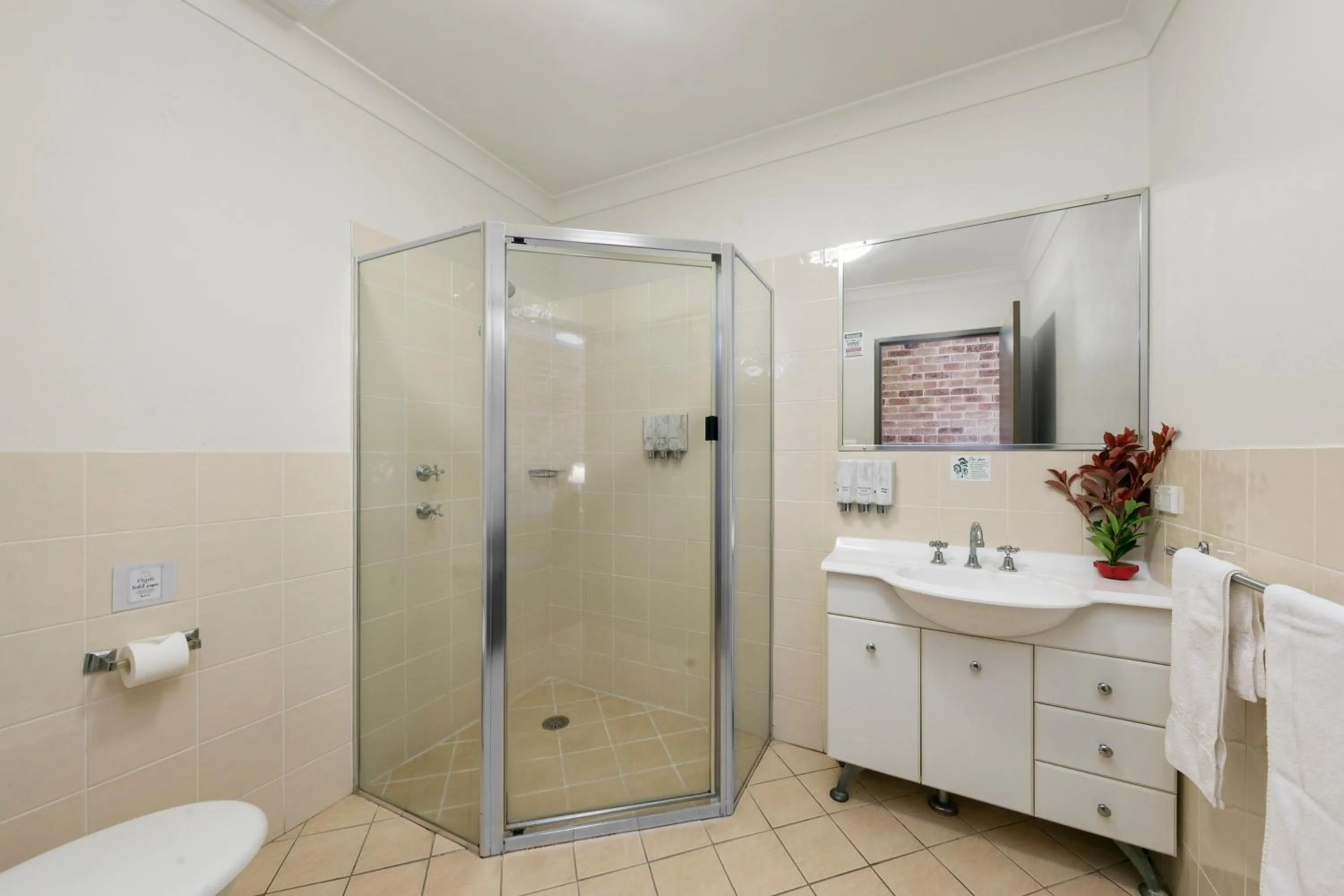 Bathroom in Potters Apartments