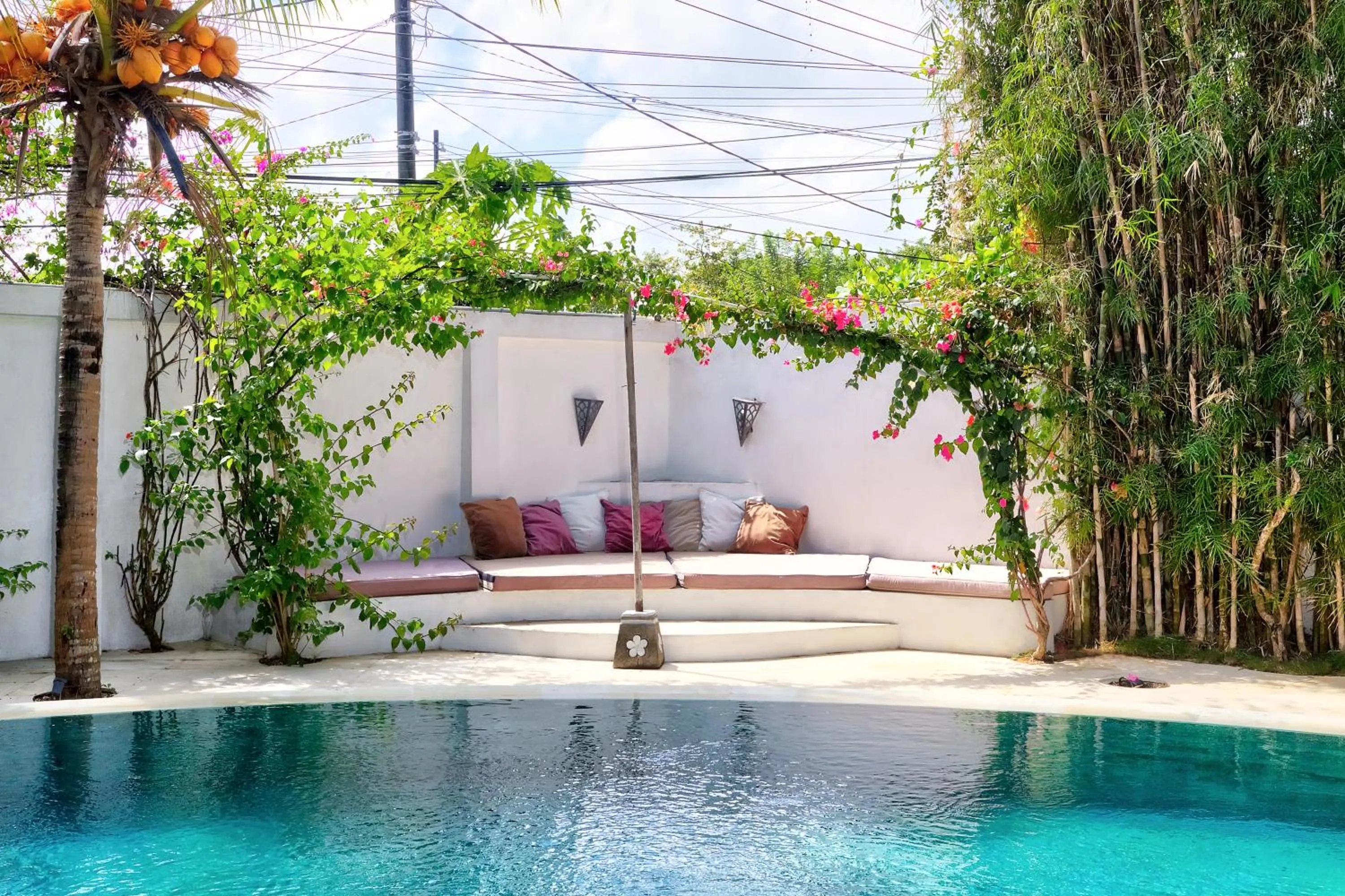 Swimming pool in Sannyas Boutique Hotel