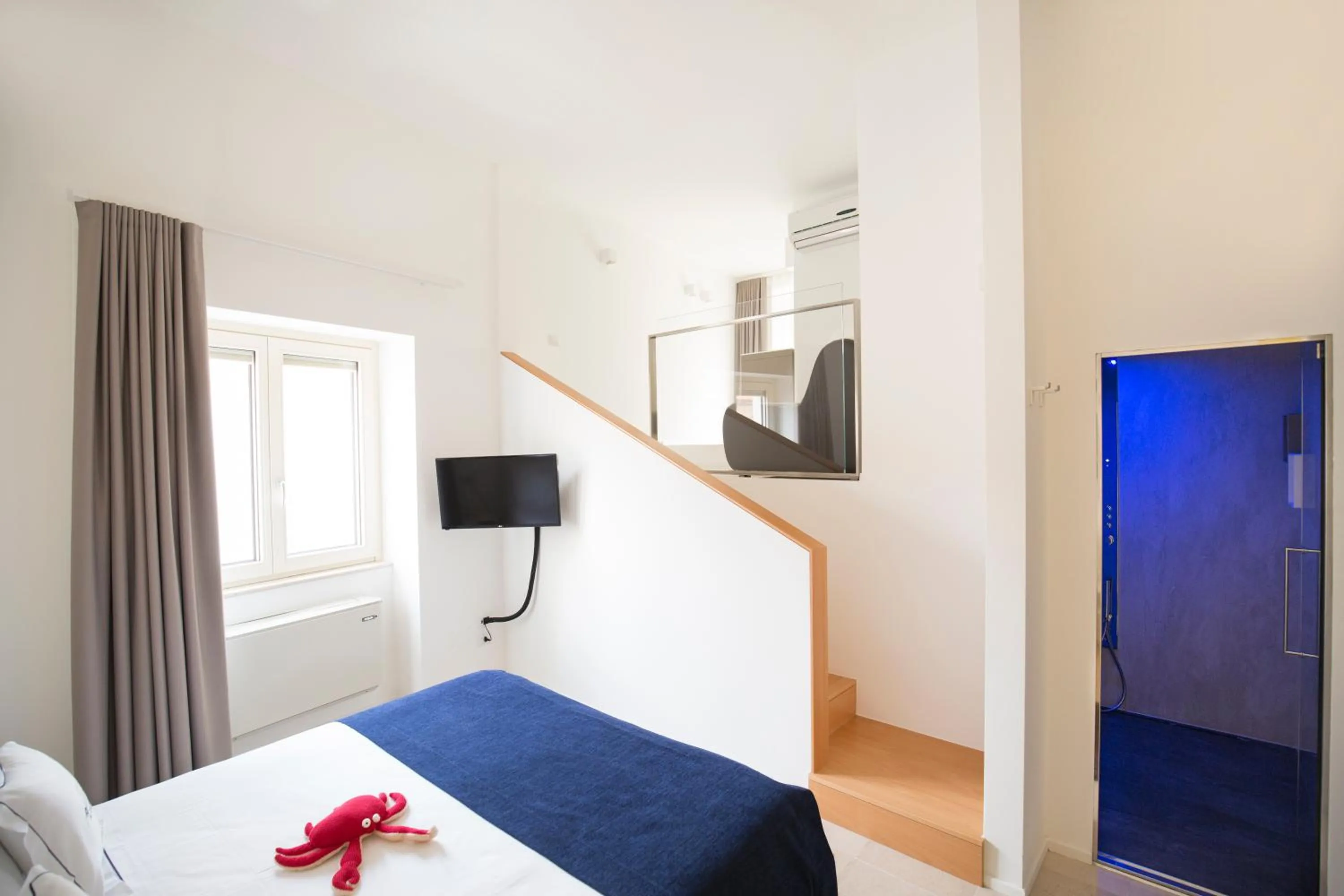 Shower, Bed in Al Castello Relais