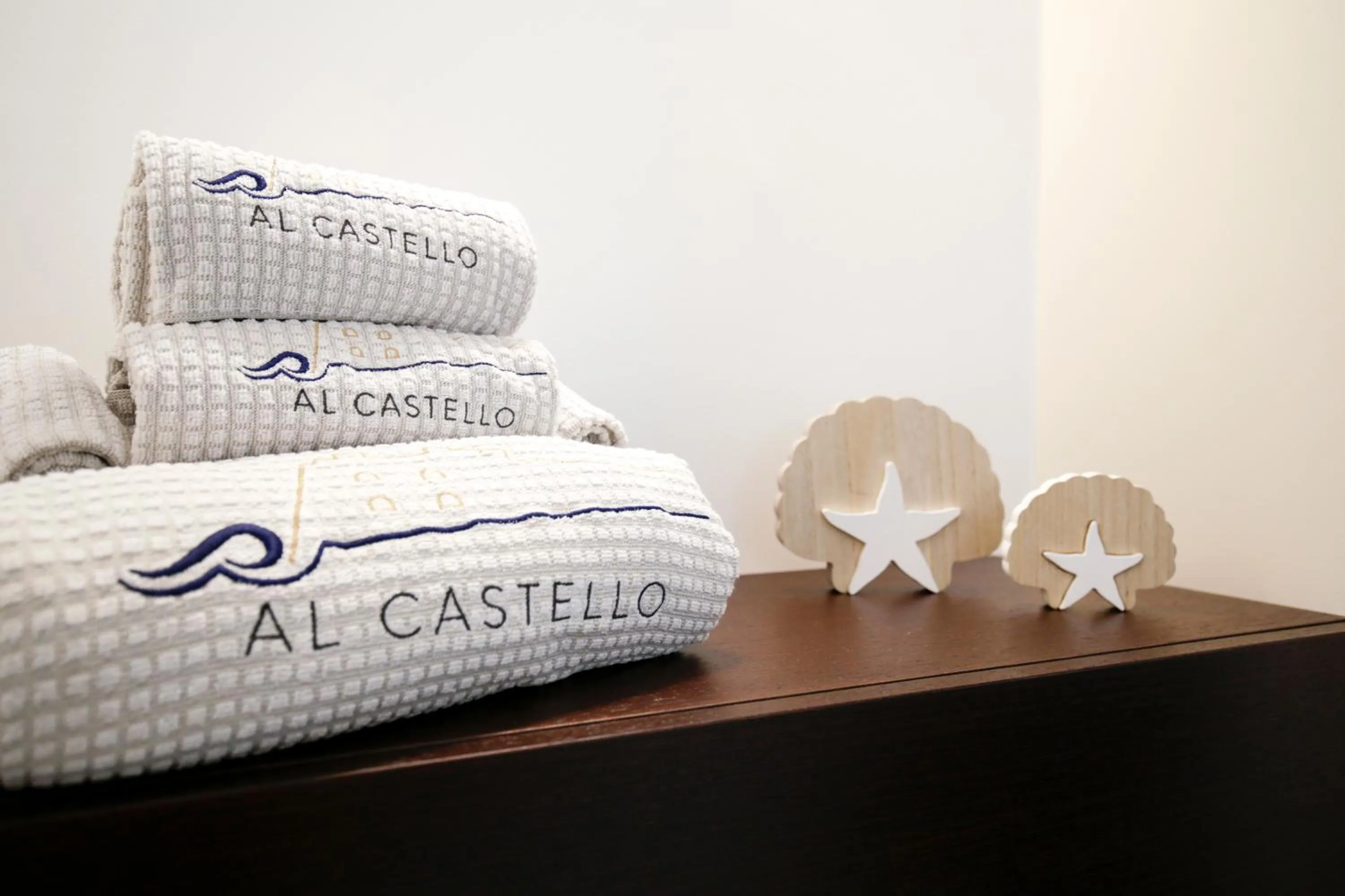 Bathroom, Bed in Al Castello Relais