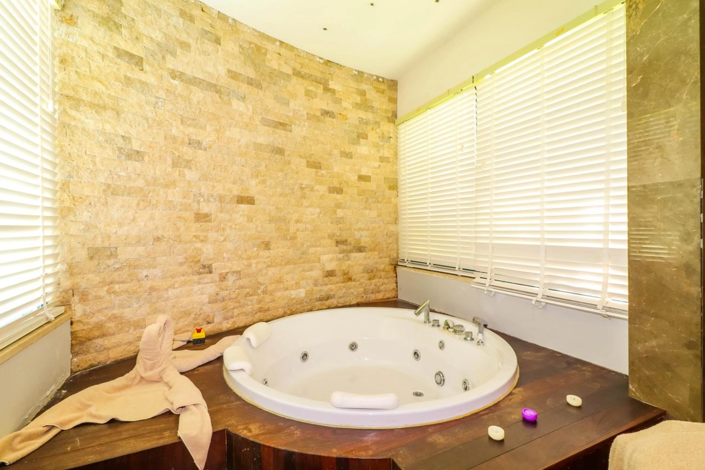 Spa and wellness centre/facilities in Queen's Park Le Jardin