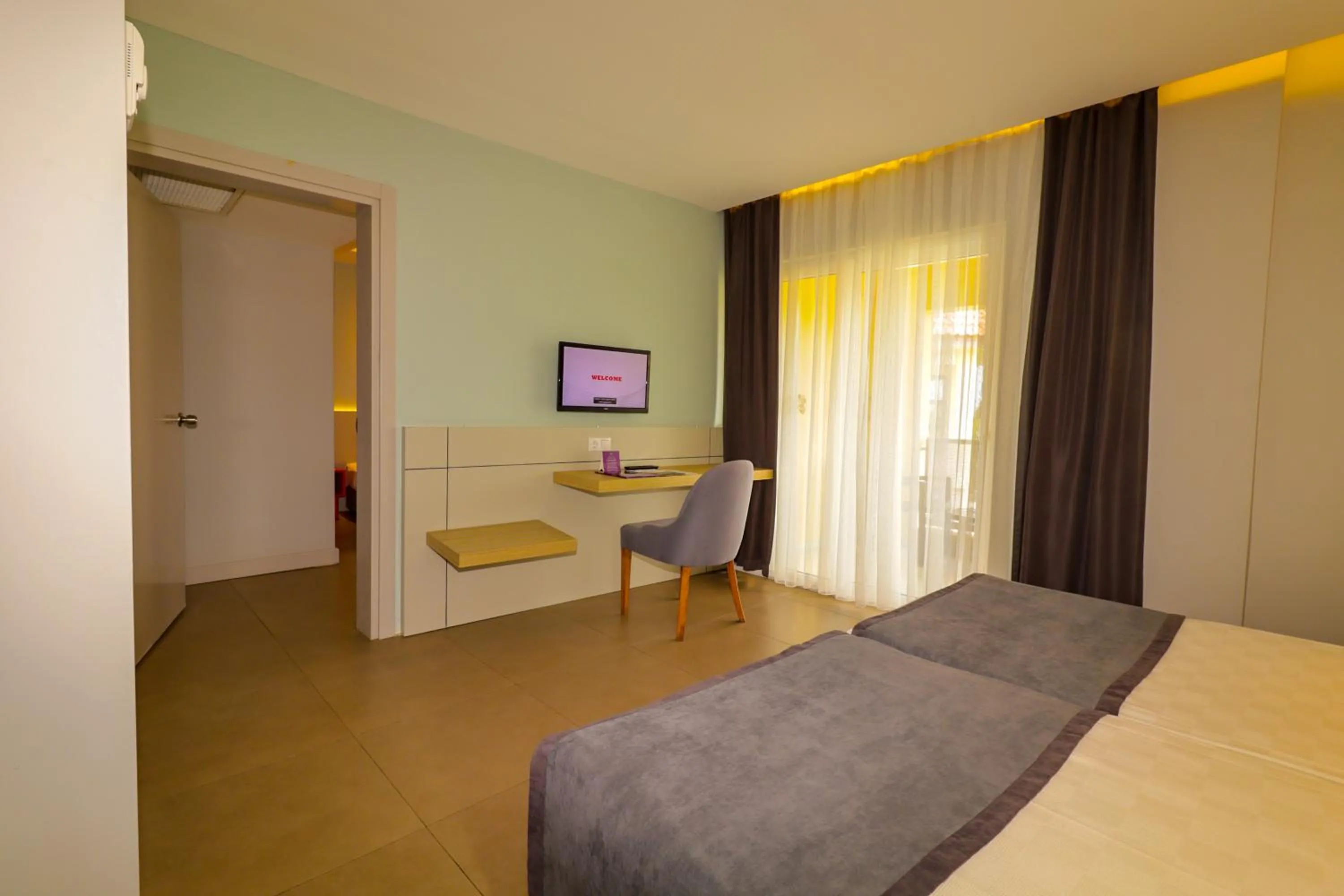 Bedroom, Bed in Queen's Park Le Jardin