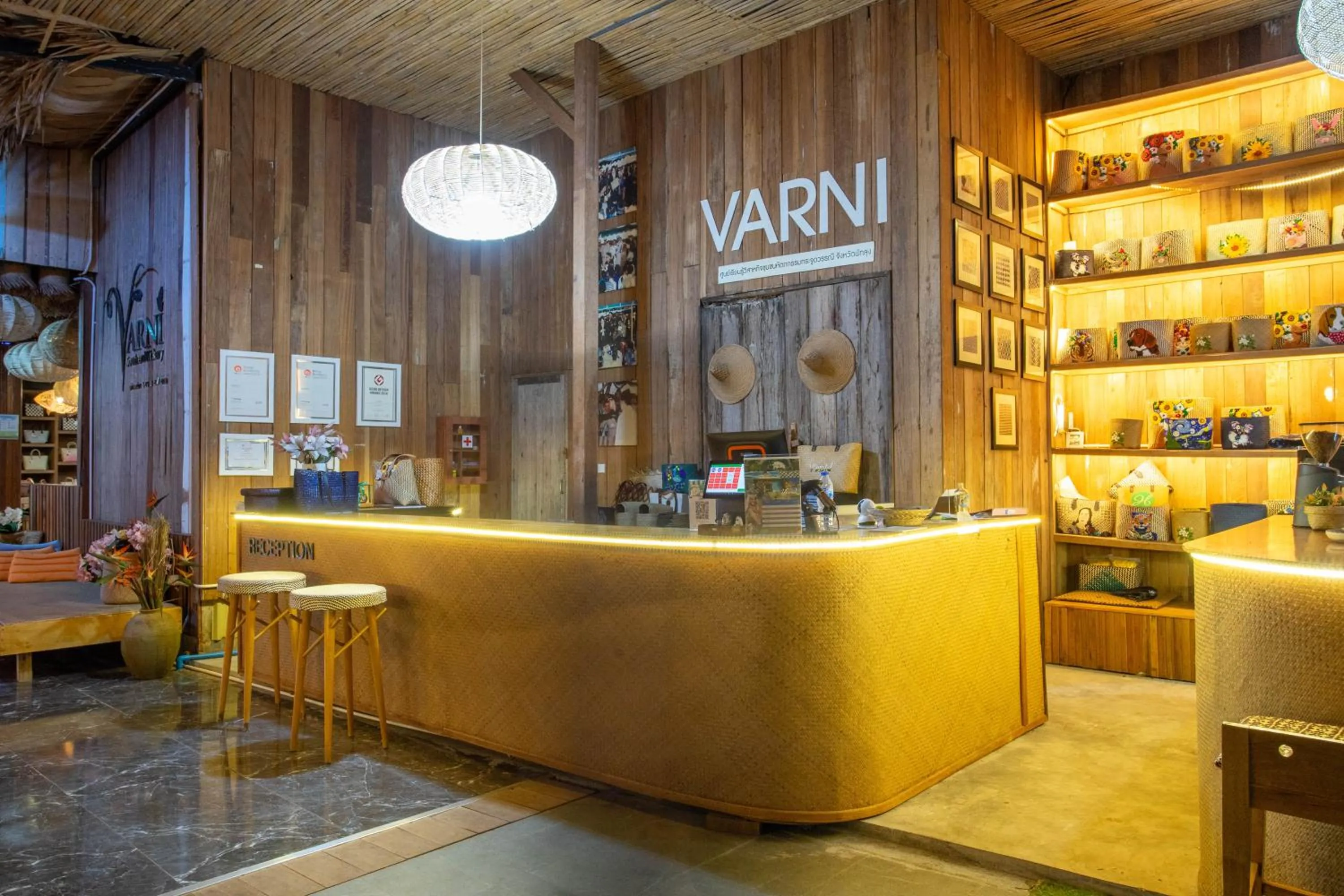 Lobby or reception in Varni Homestay
