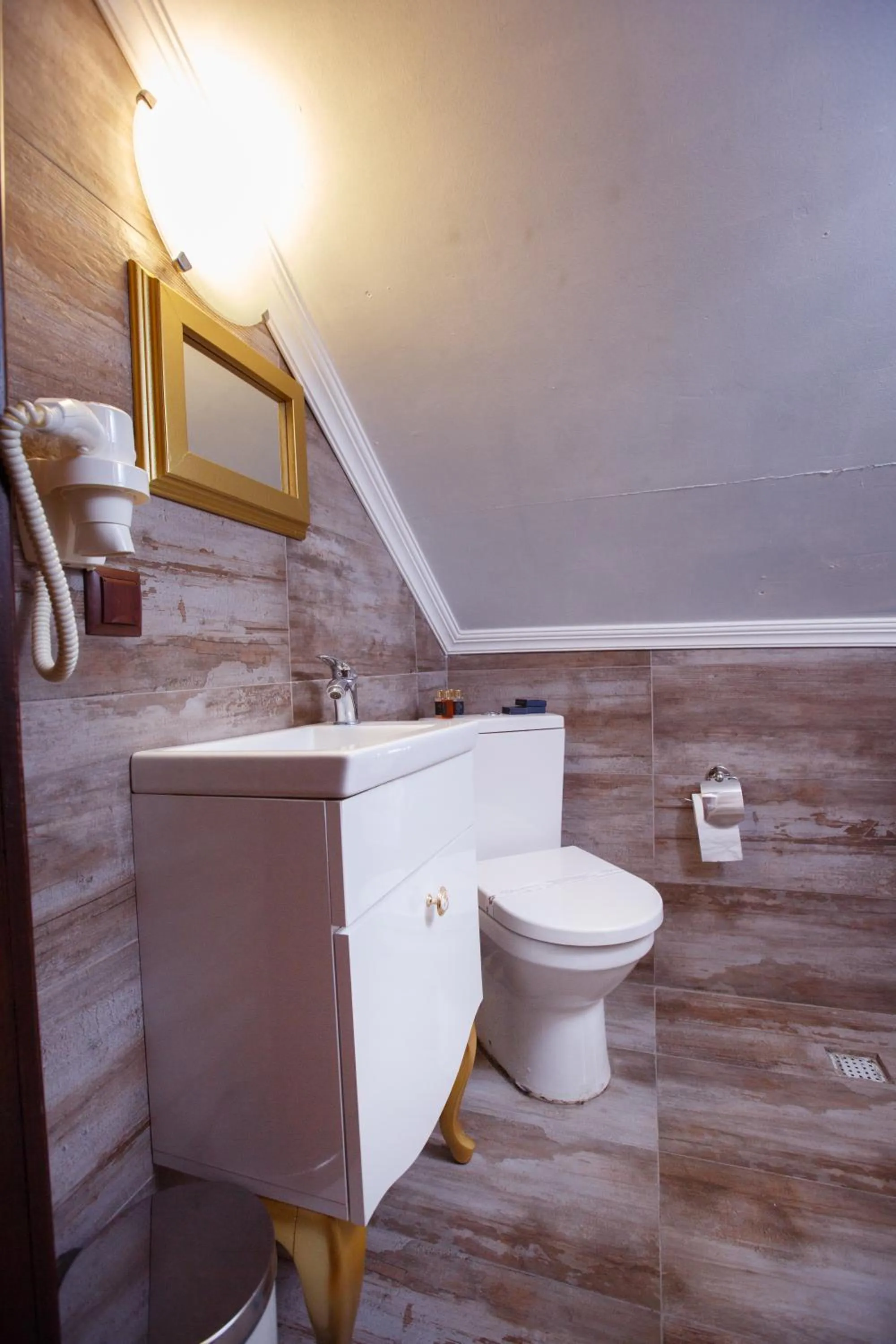 Toilet in Tahir Aga Konagi Hotel