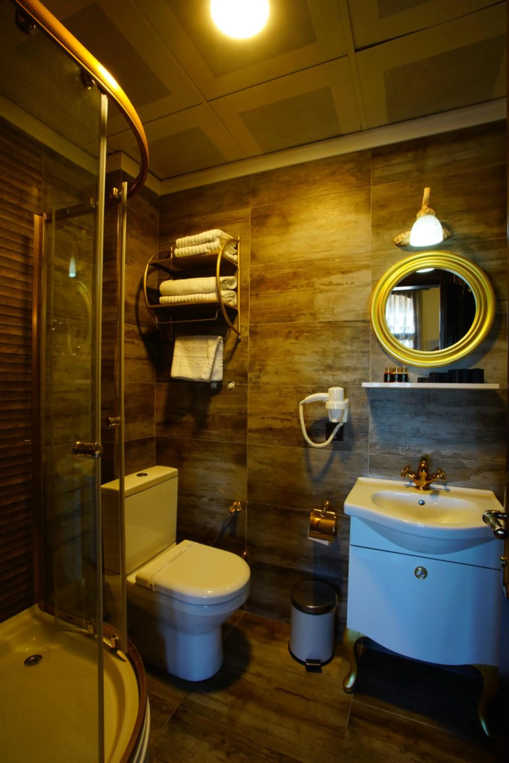 Bathroom in Tahir Aga Konagi Hotel