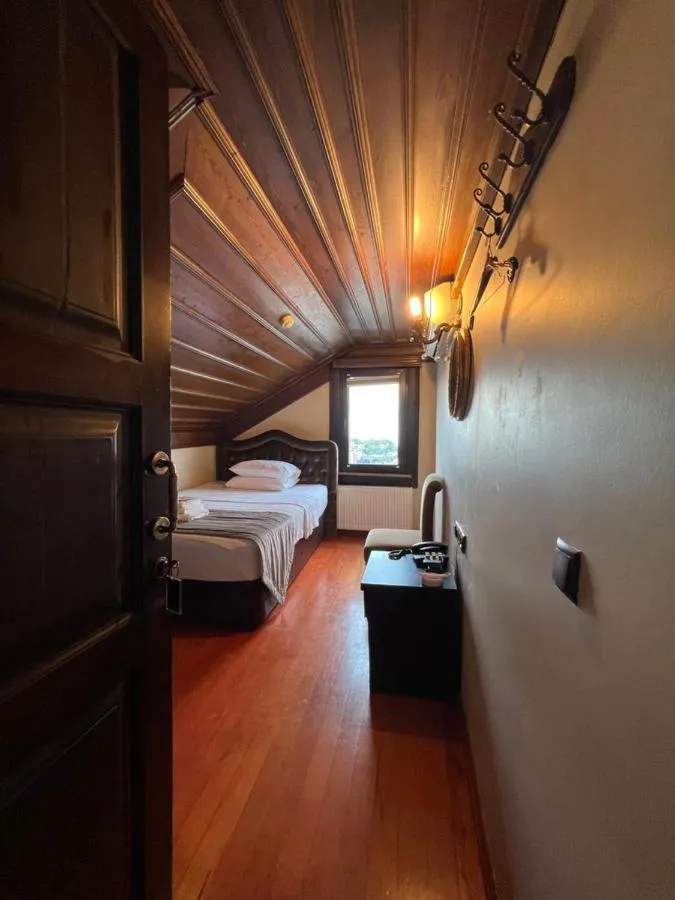 Bed in Tahir Aga Konagi Hotel