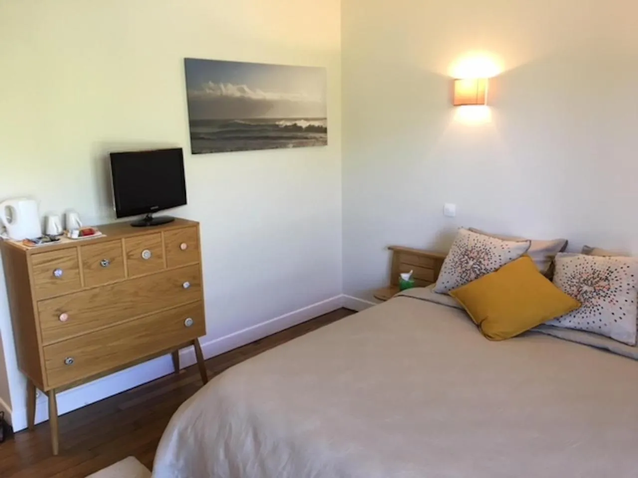 Library, Bed in Les Paridés