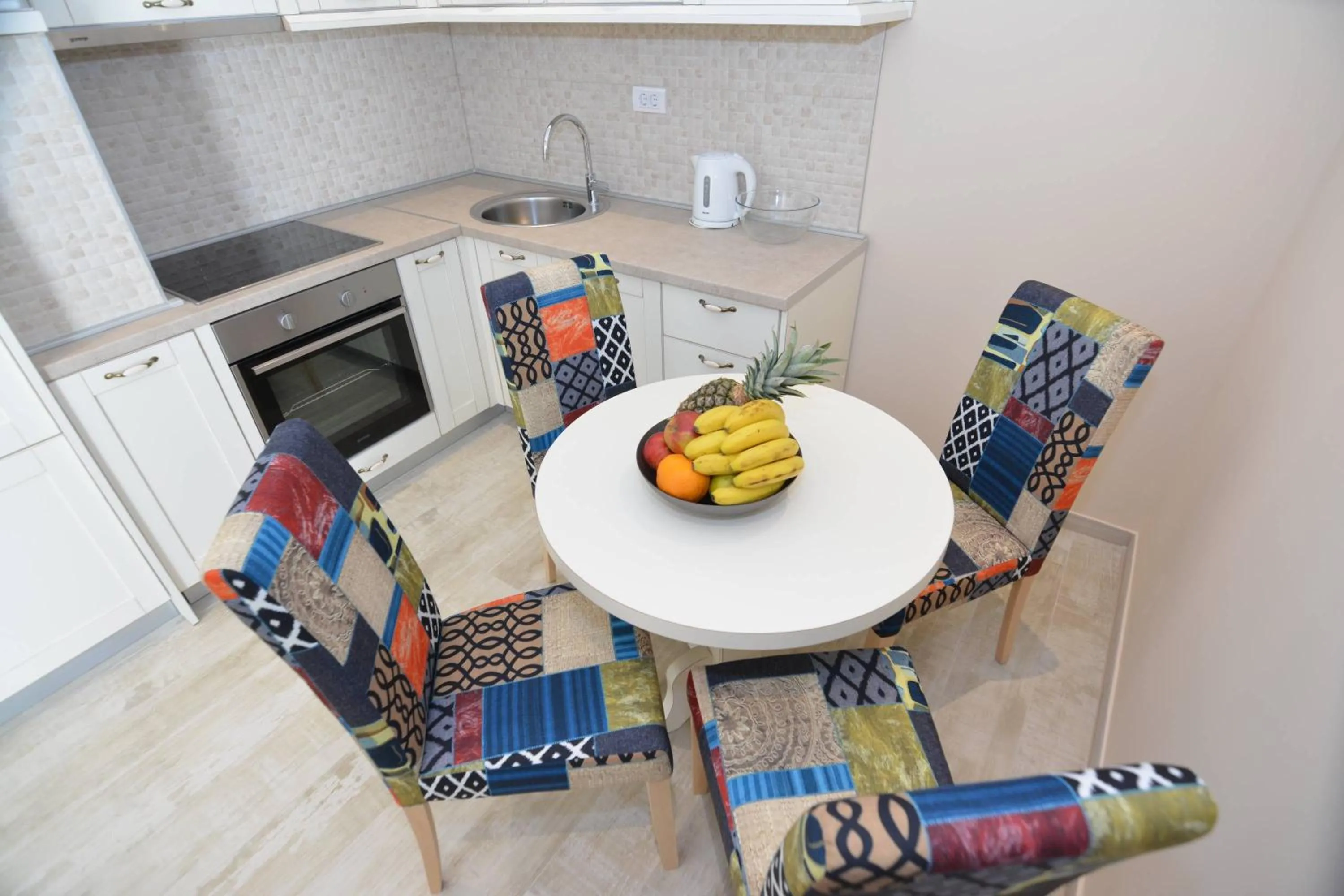 ROOMS & APARTMENTS DOBROTSKI DVORI