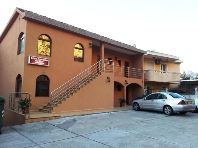 Property building in ROOMS & APARTMENTS DOBROTSKI DVORI