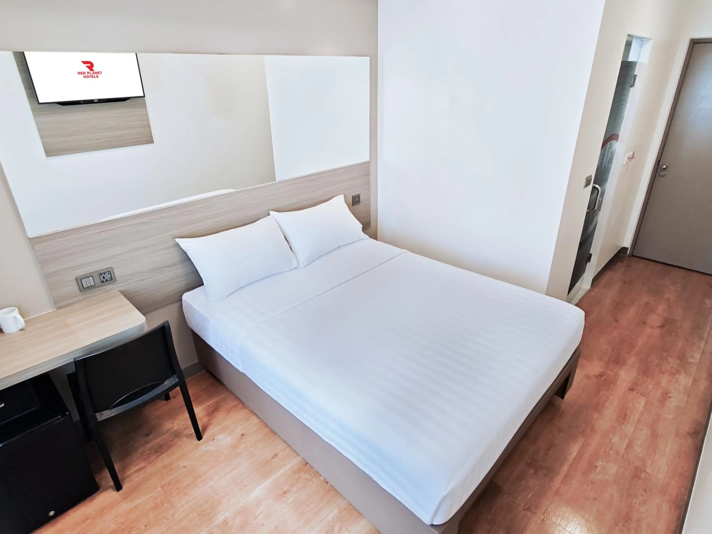 Bed in Red Planet Cebu