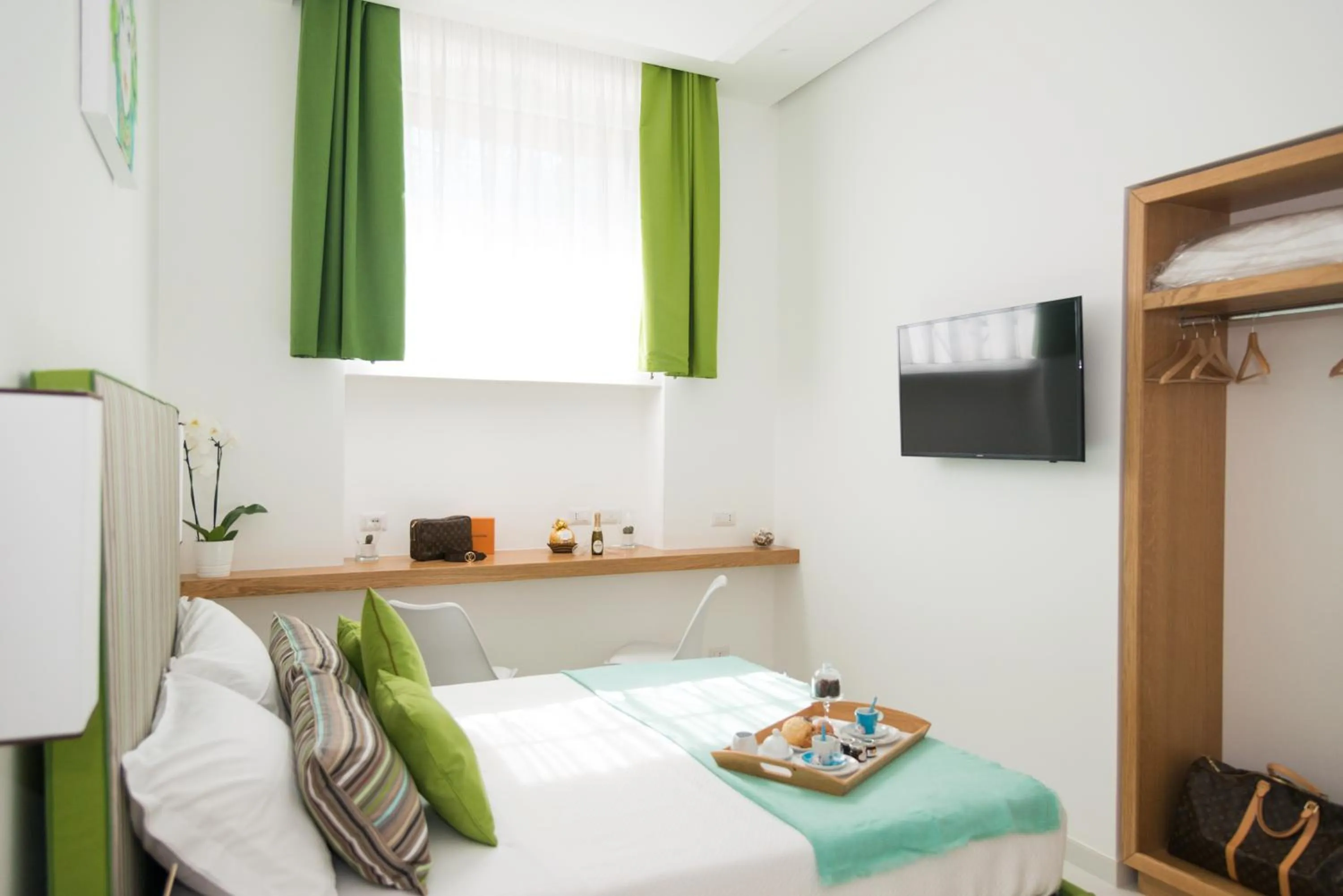 Photo of the whole room, Bed in Sorrento Stylish Rooms