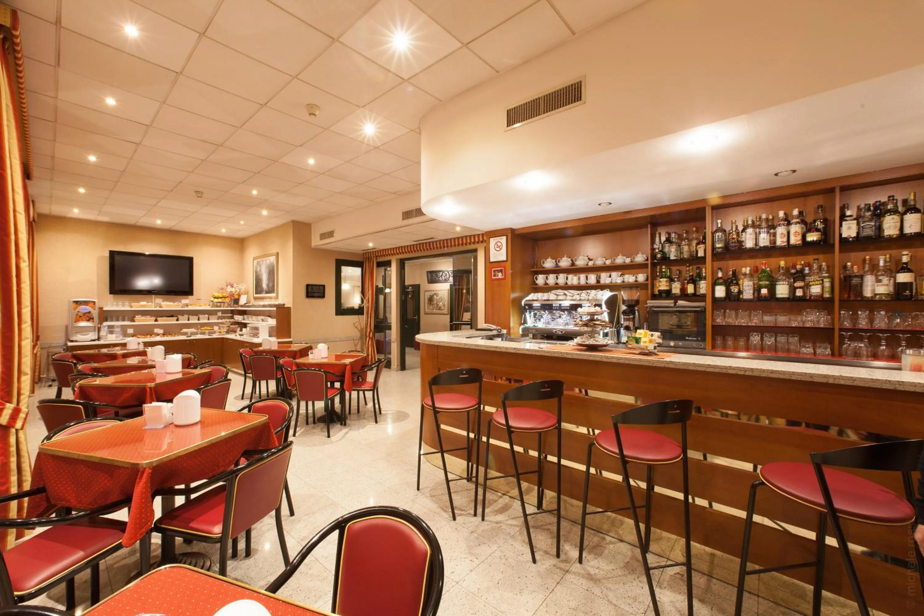 Lounge or bar in Hotel Tirreno