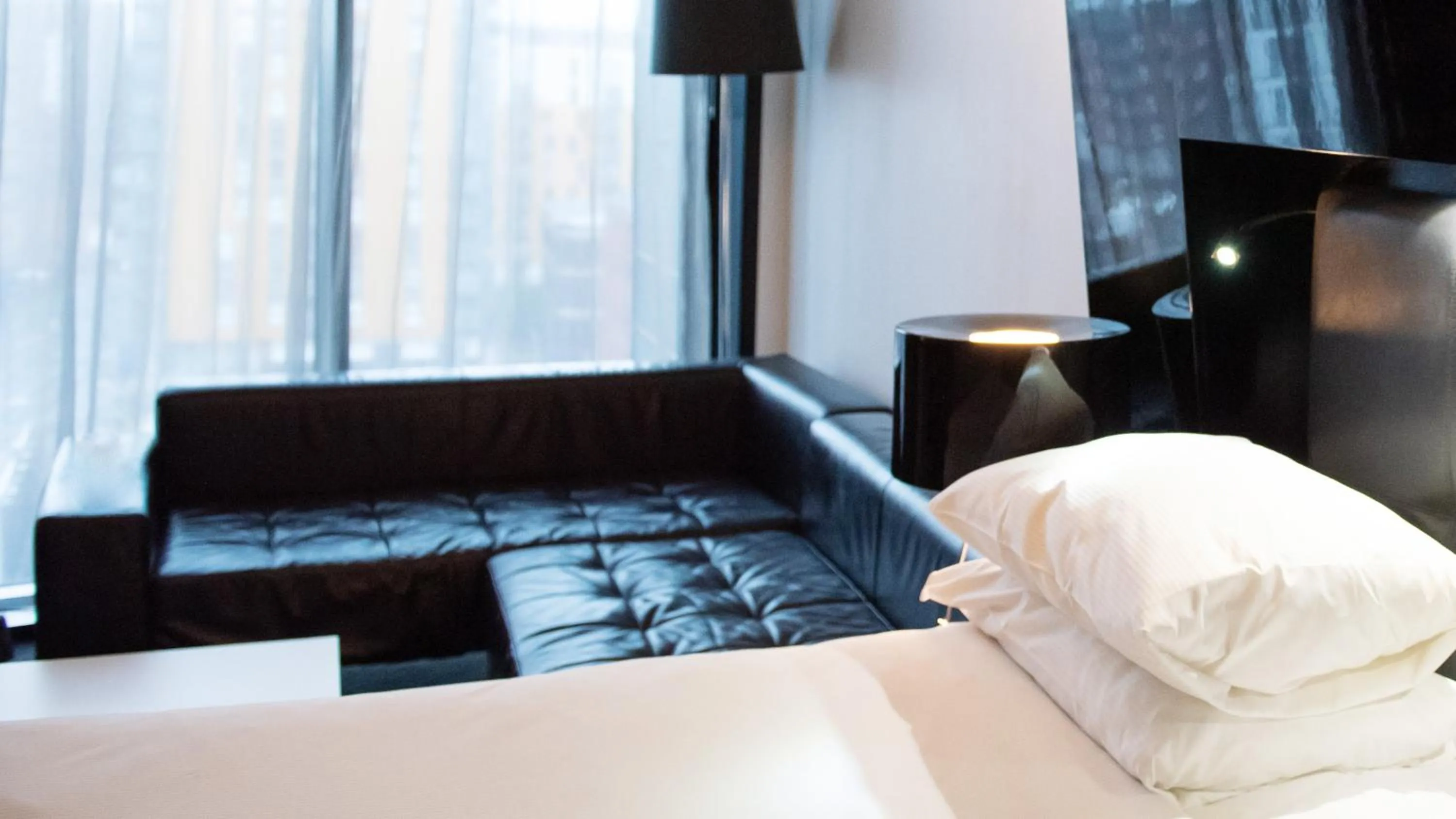 Photo of the whole room, Bed in Crowne Plaza Manchester City Centre by IHG