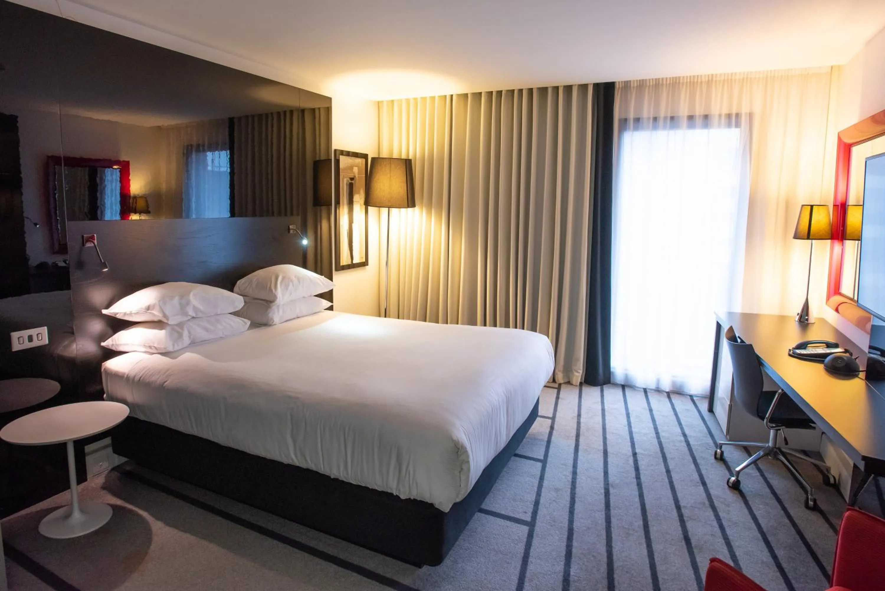 Photo of the whole room, Bed in Crowne Plaza Manchester City Centre by IHG