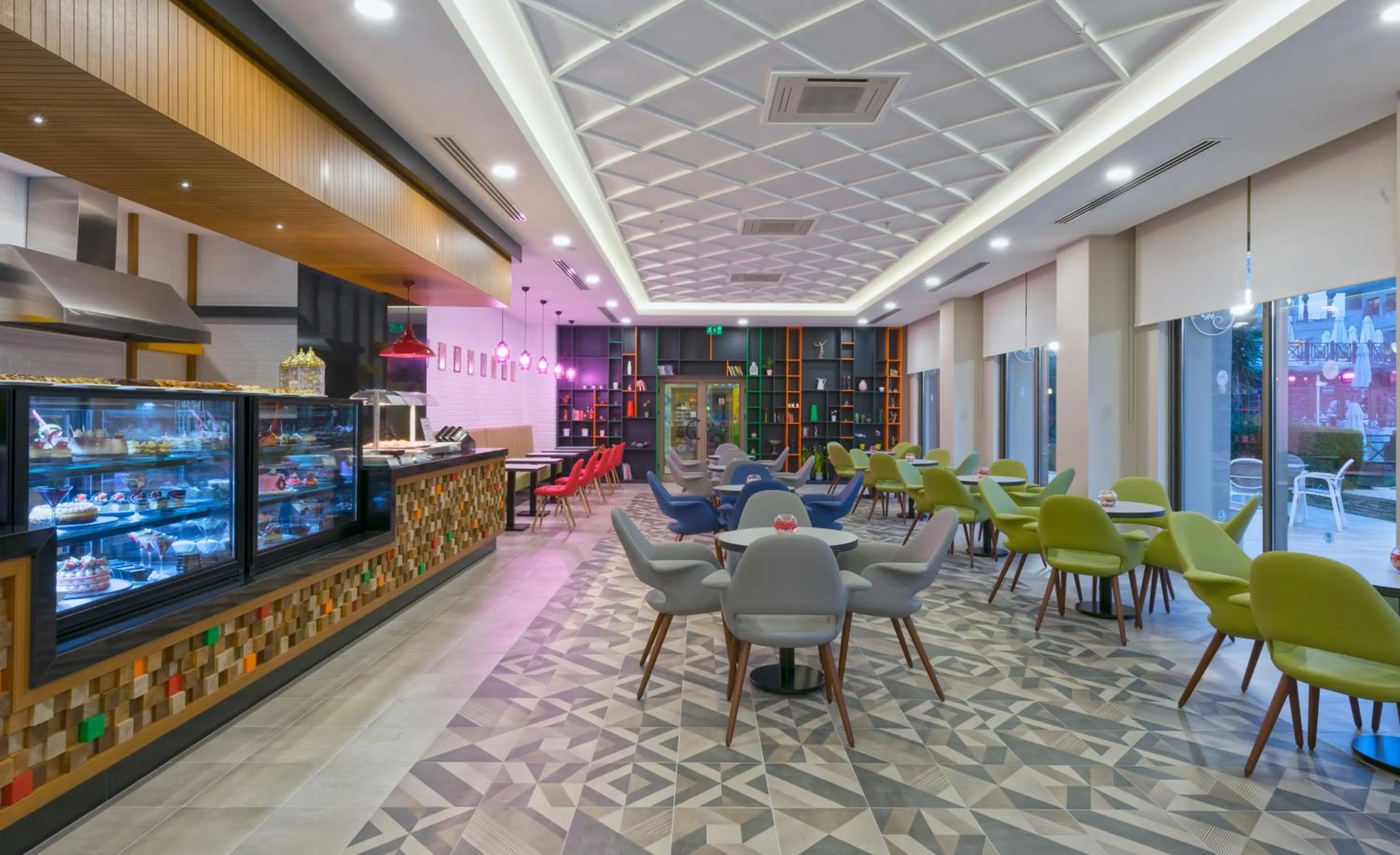 Restaurant/places to eat in Novum Garden Side Hotel