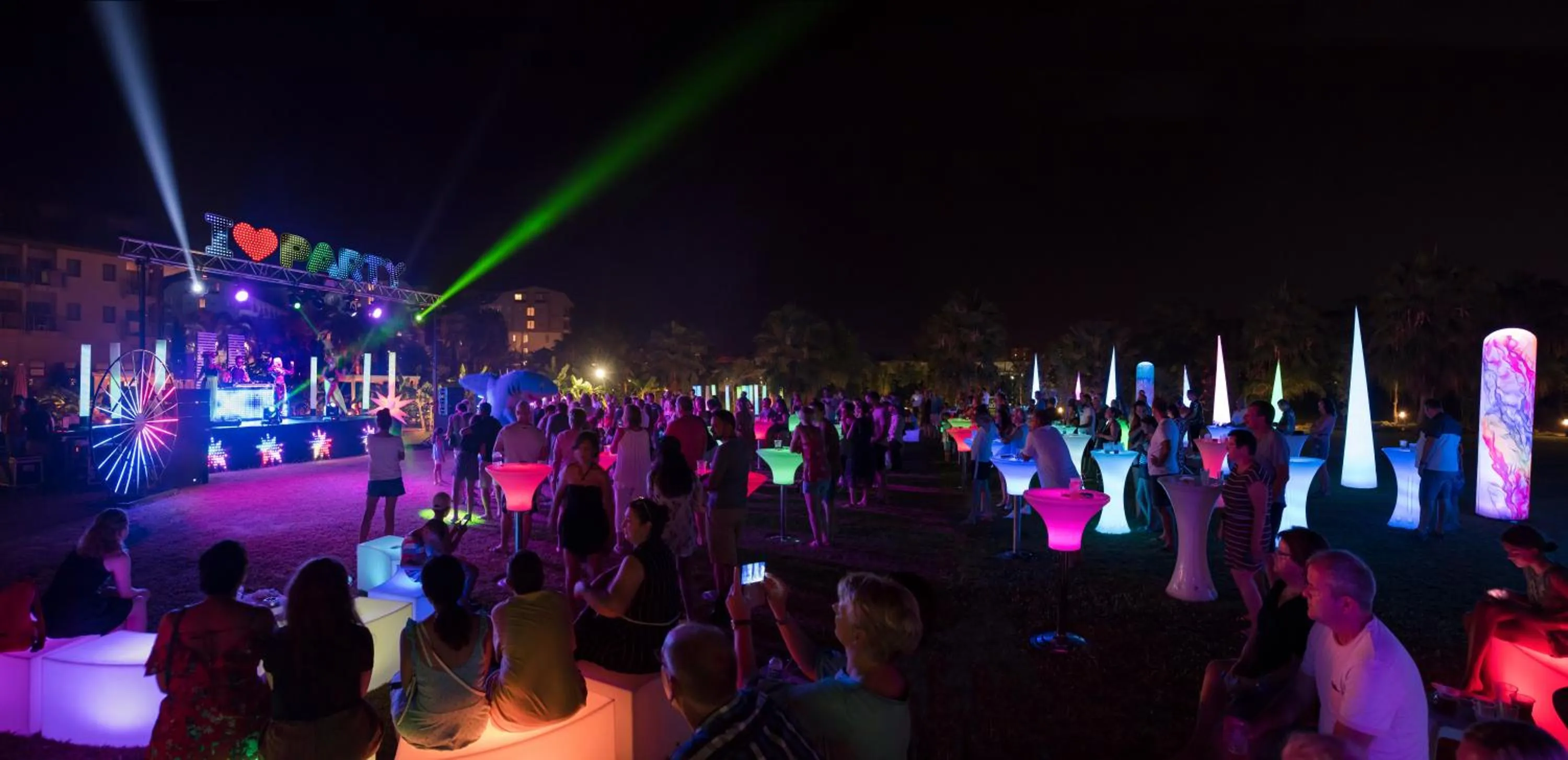 Evening entertainment in Novum Garden Side Hotel