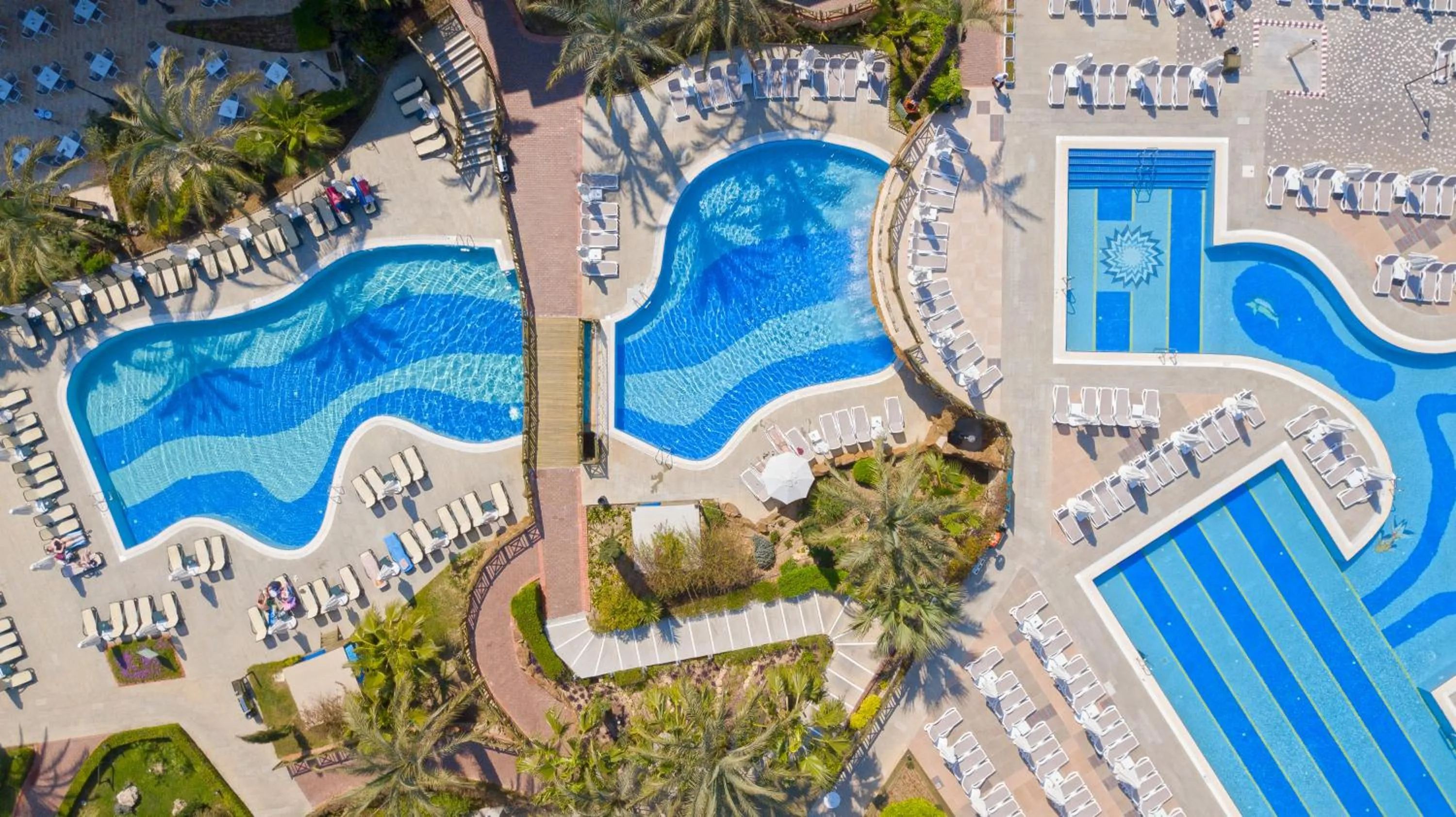Swimming pool in Novum Garden Side Hotel