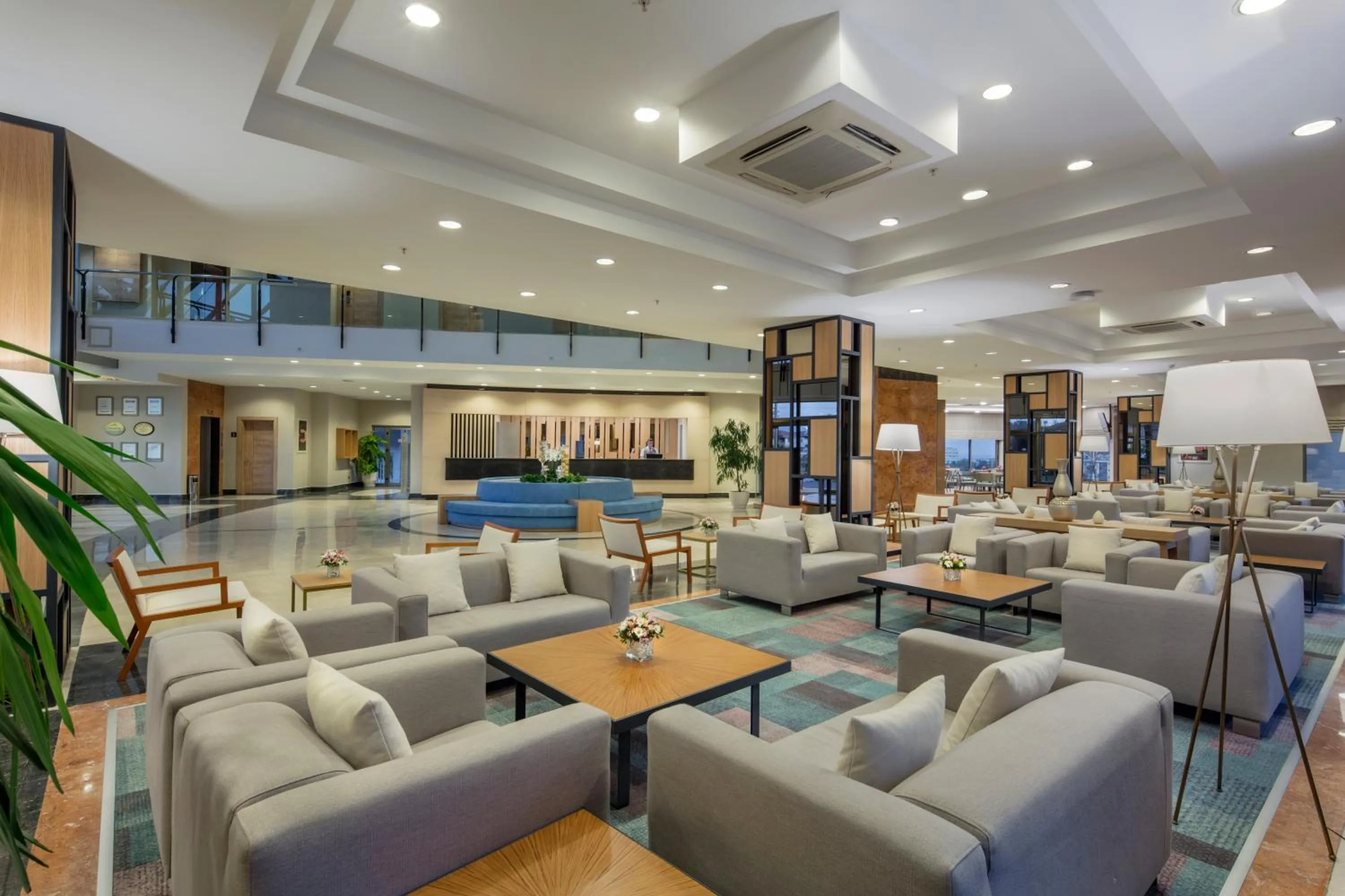 Seating area in Novum Garden Side Hotel