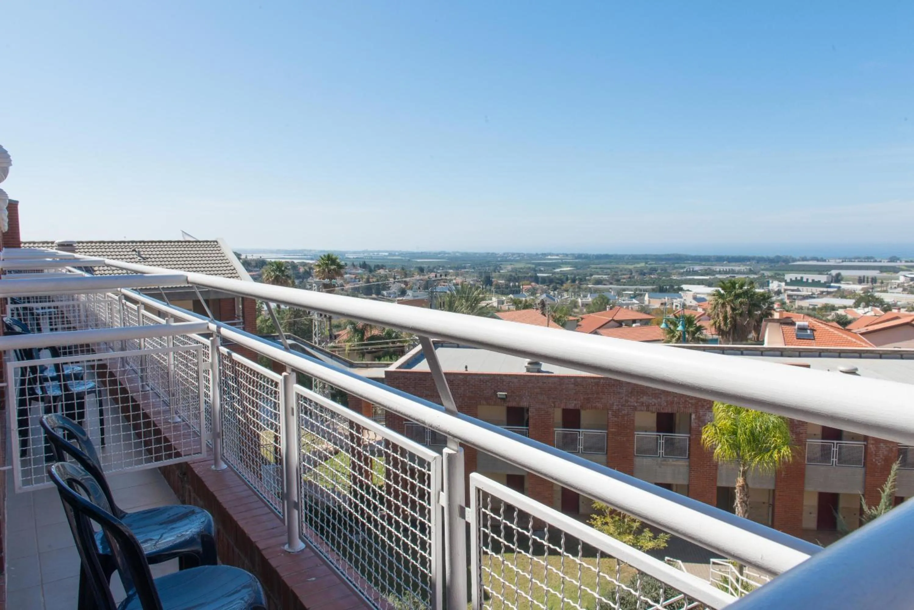 Balcony/Terrace in HI - Shlomi Hostel