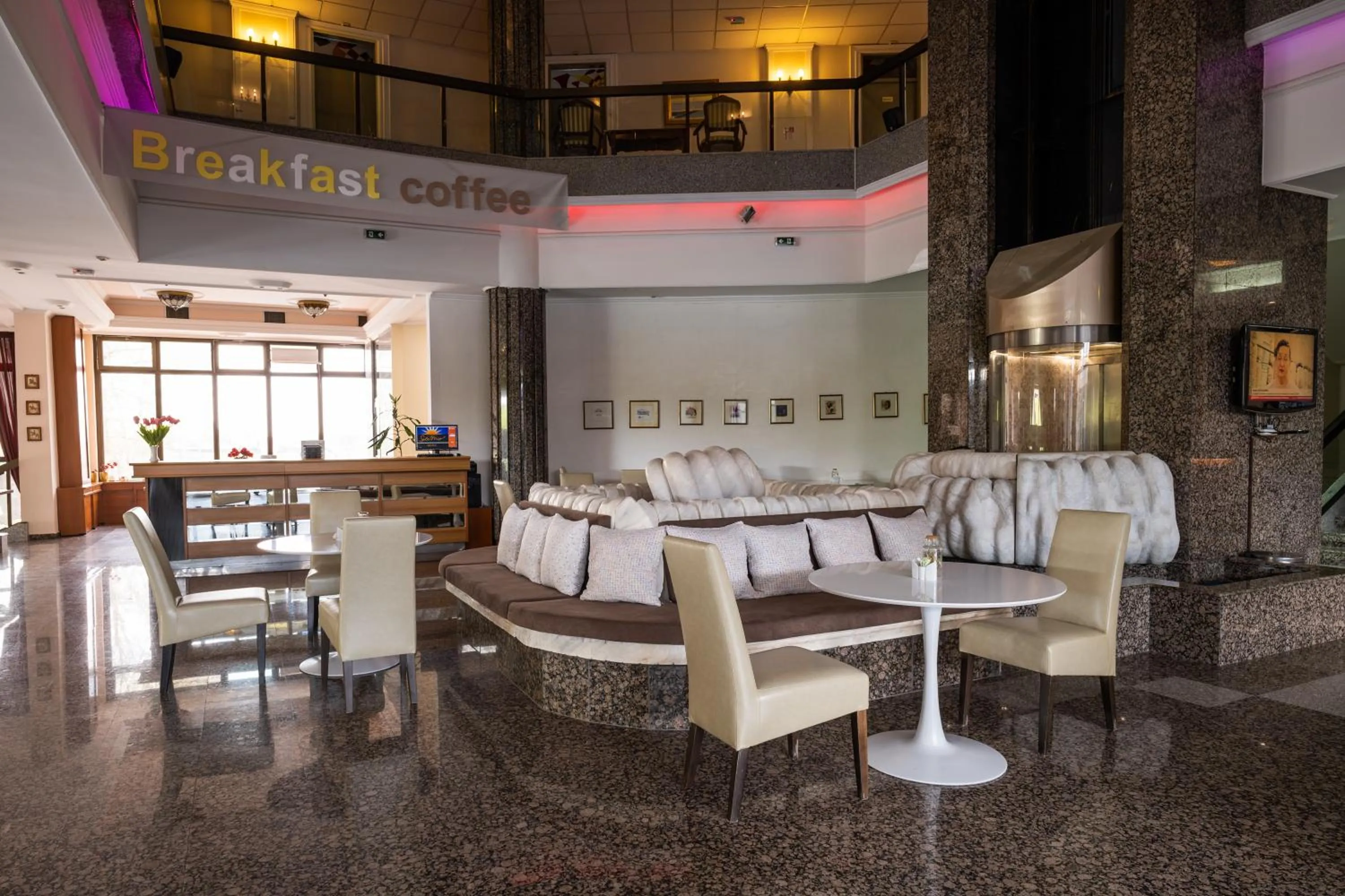 Restaurant/places to eat in Sole Mio Wellness & SPA