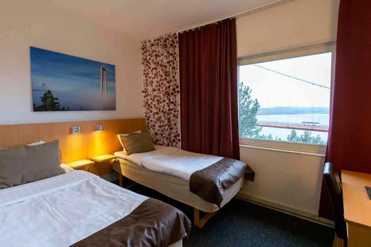 Bed in Hotell Höga Kusten