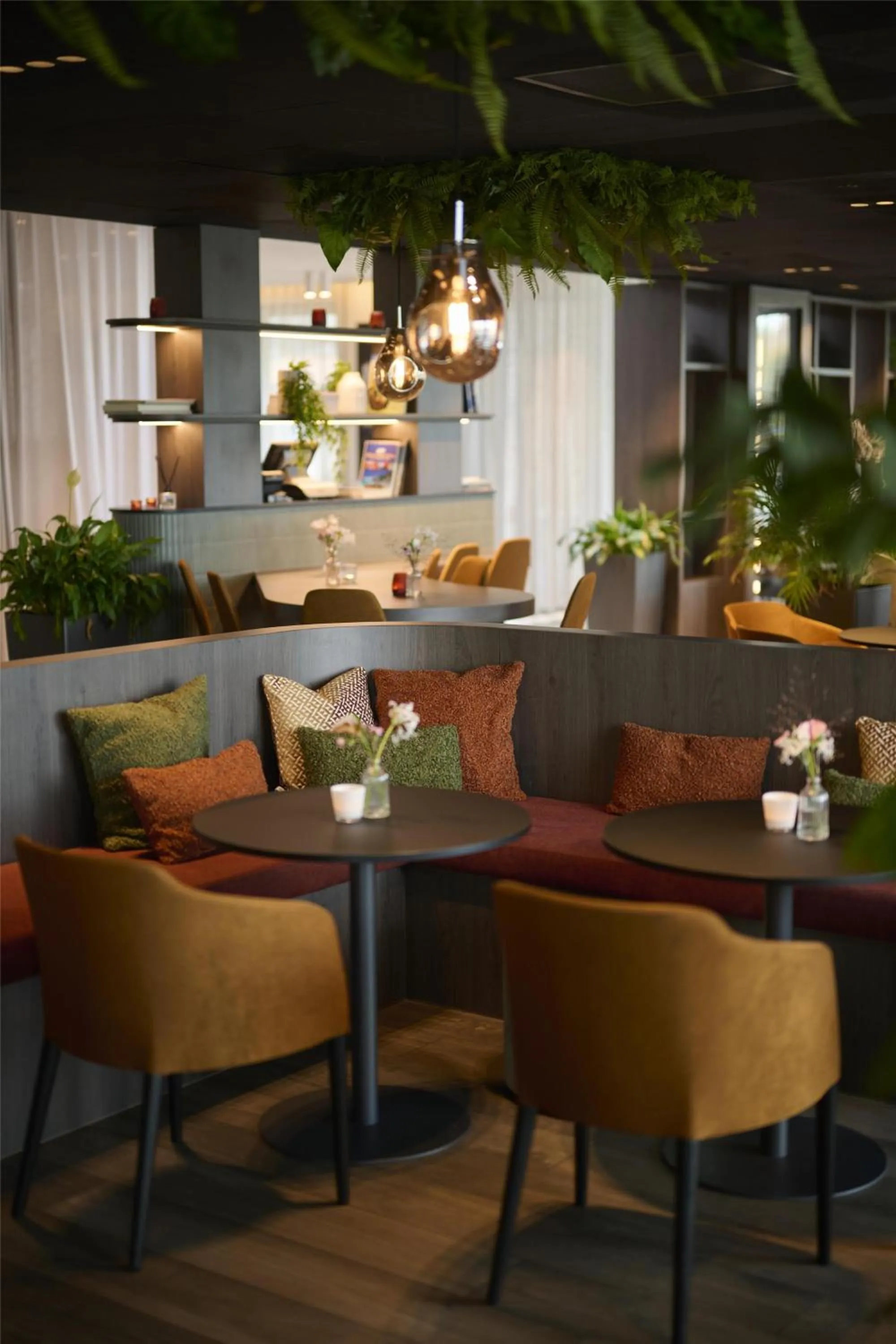 Lounge or bar in Radisson Blu Hotel, Bruges