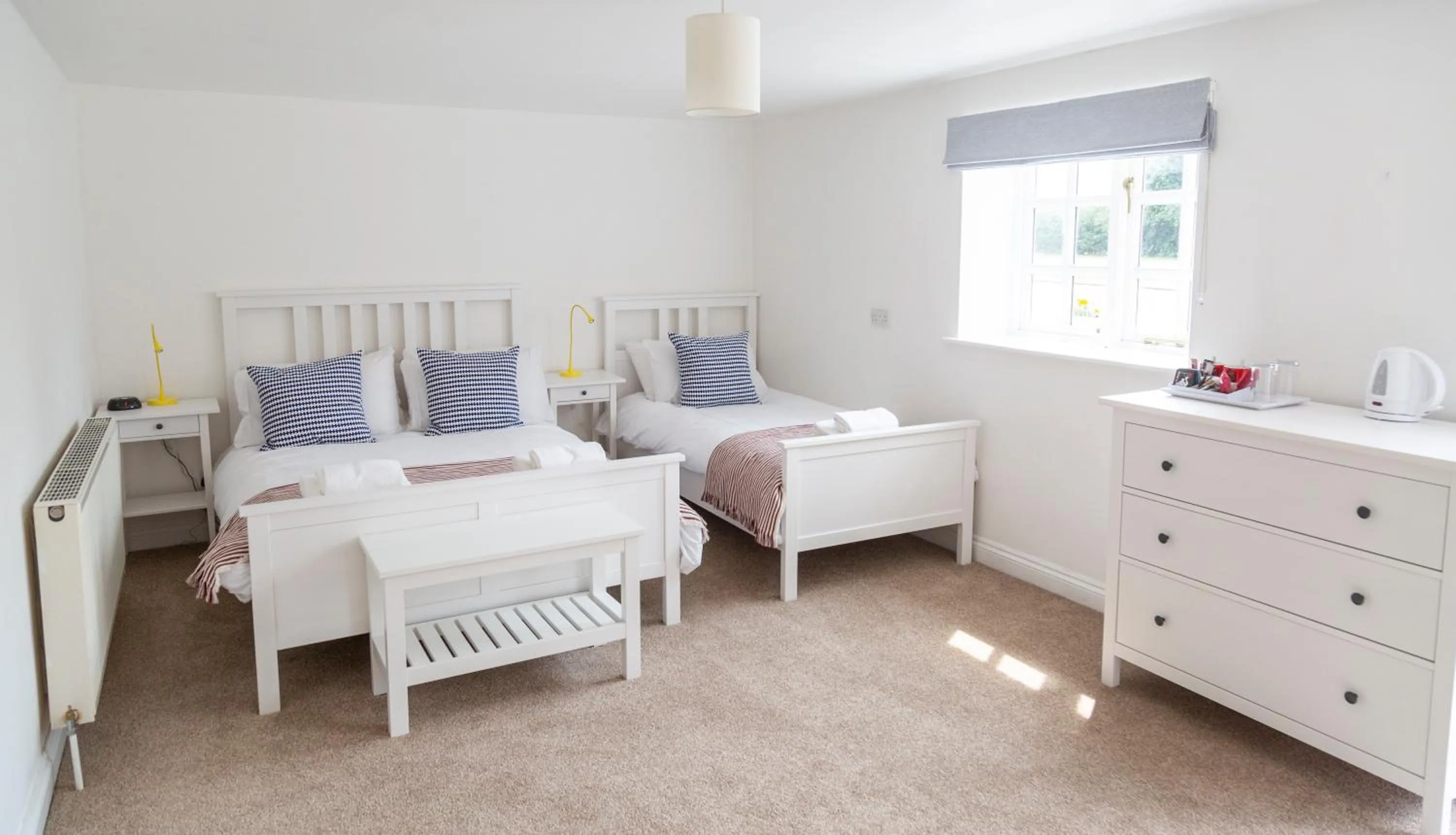 Bed in Five Bells Inn, Wrentham