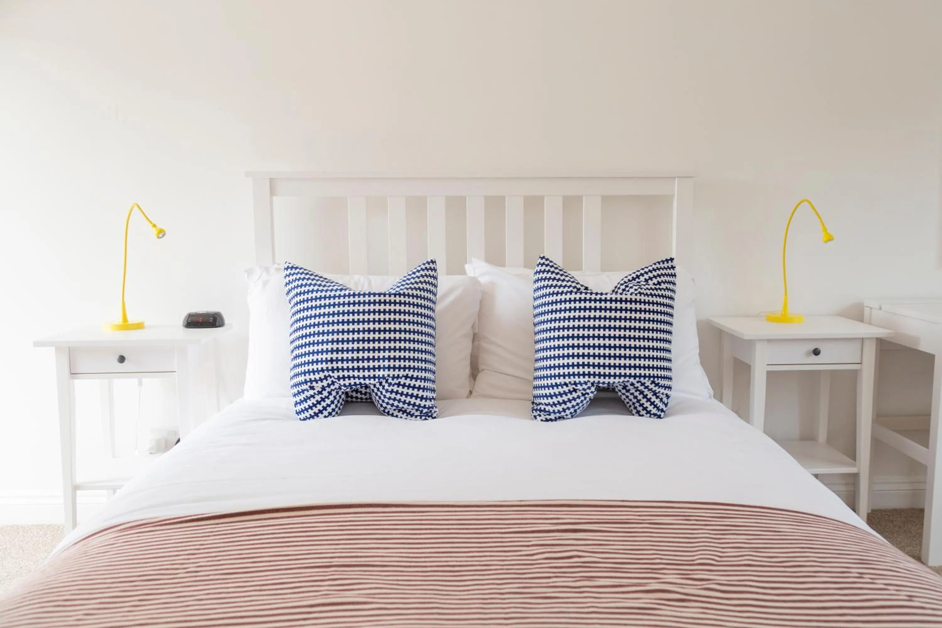 Bed in Five Bells Inn, Wrentham