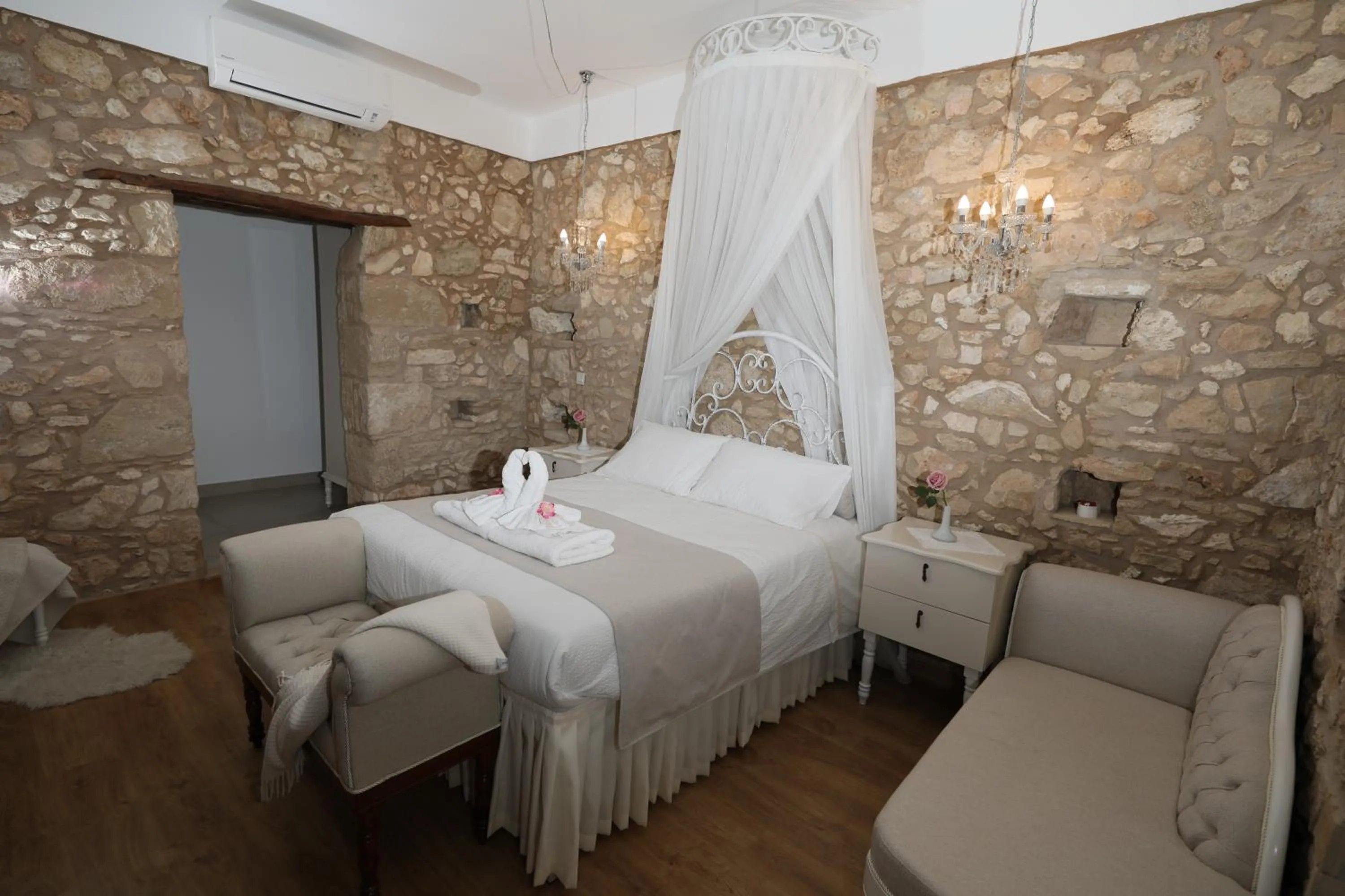 Bed in Hanna Koumi Boutique Hotel