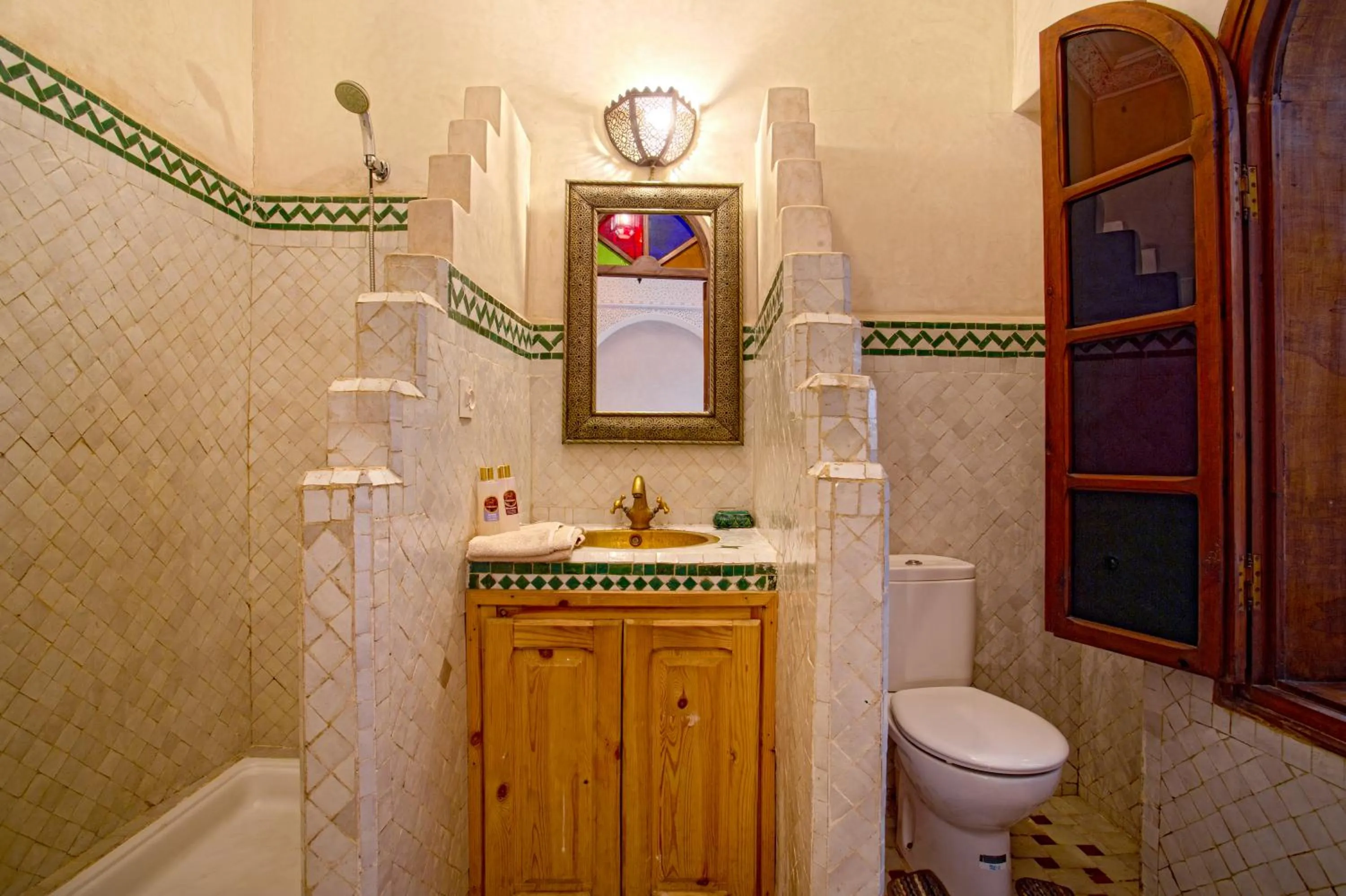 Bathroom in Riad Lakhdar