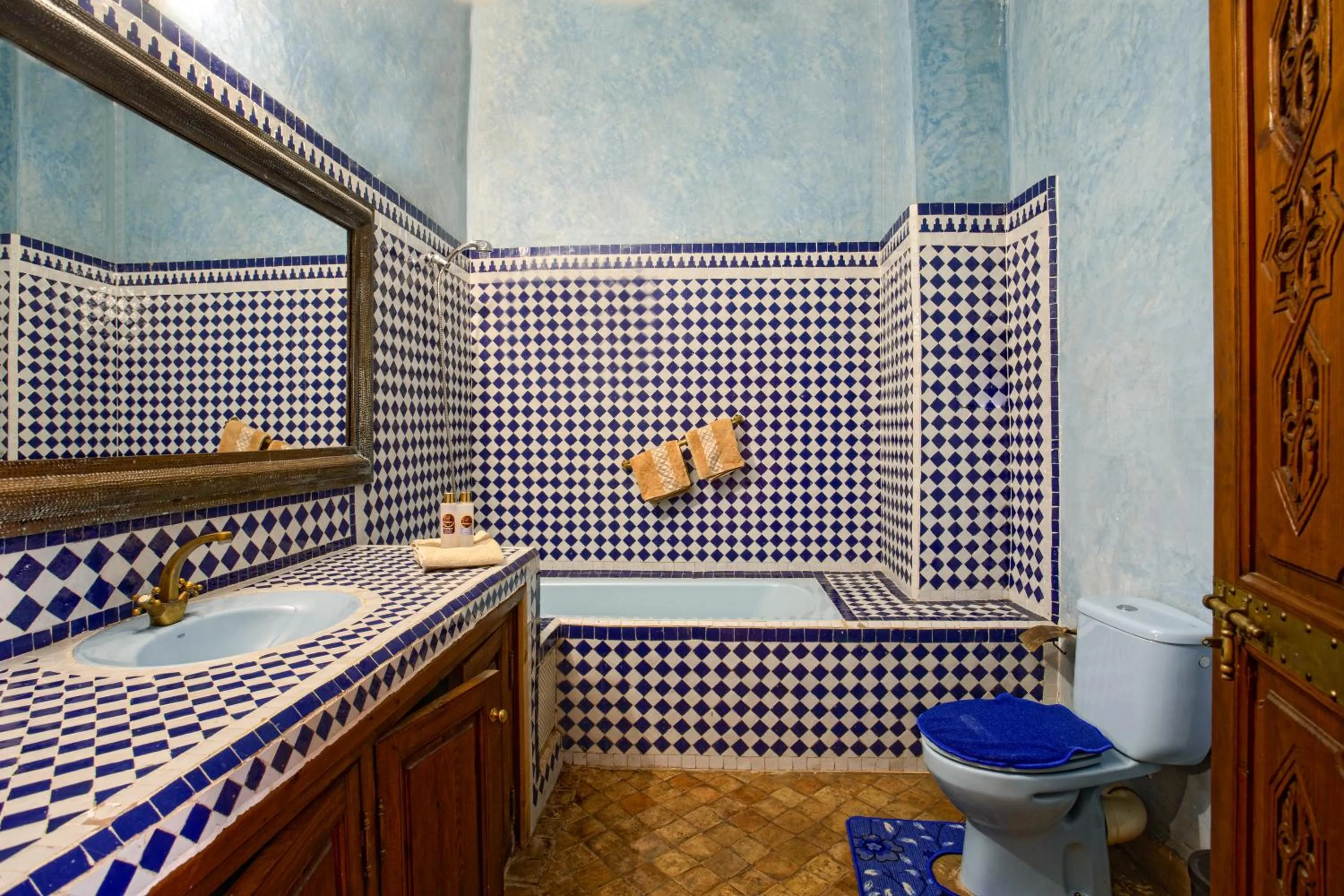 Bathroom in Riad Lakhdar