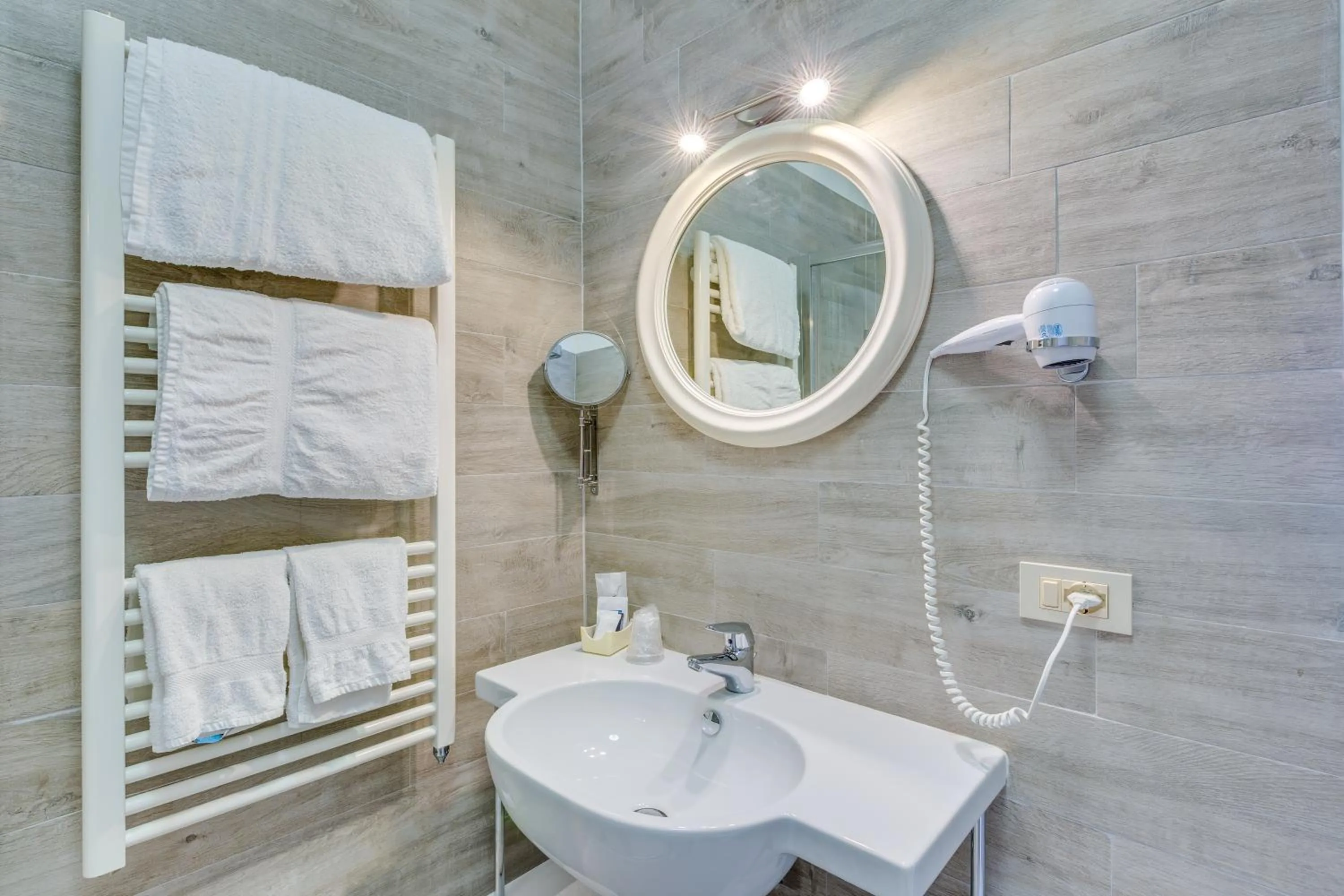 Bathroom in Hotel Garni' Serena