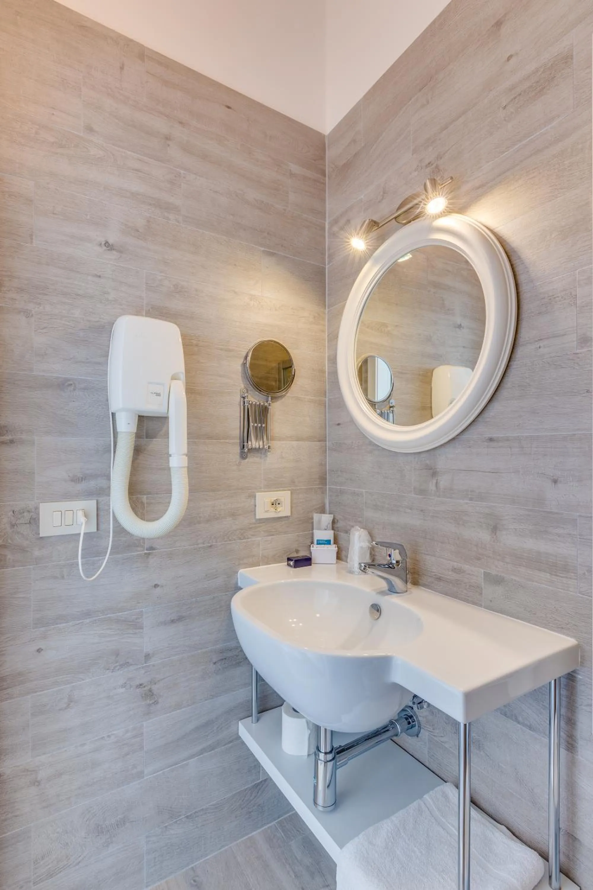 Bathroom in Hotel Garni' Serena