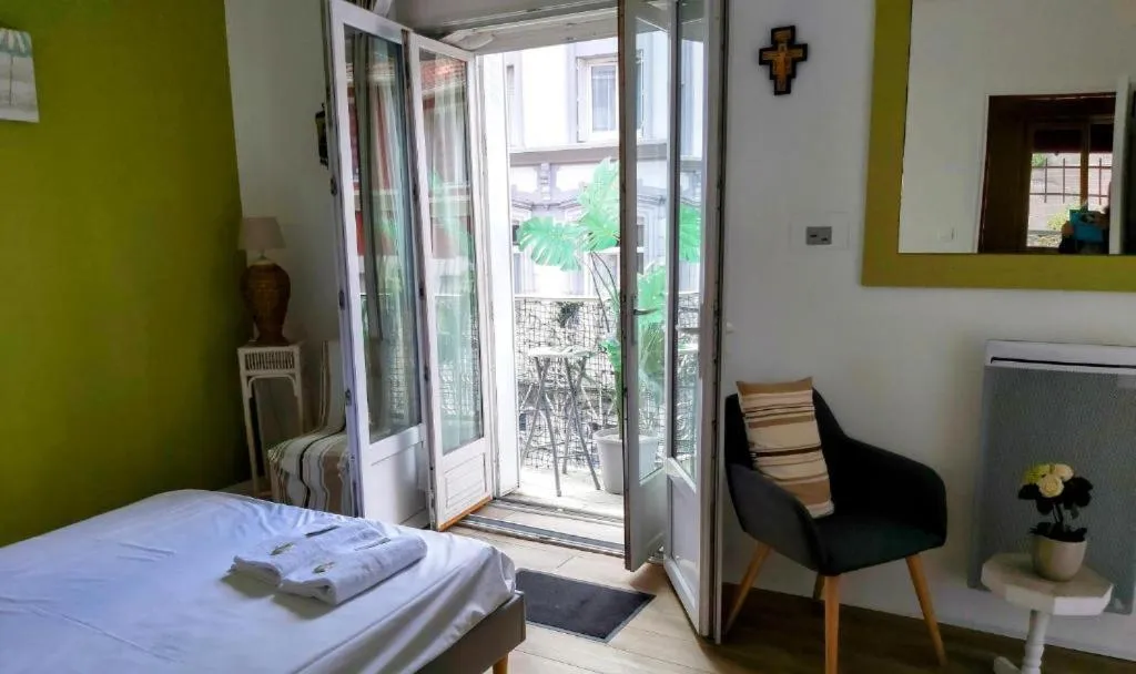 Bed in la Résidence Berceau de Bernadette - Bernadette's cradle - Near Bernadette'House