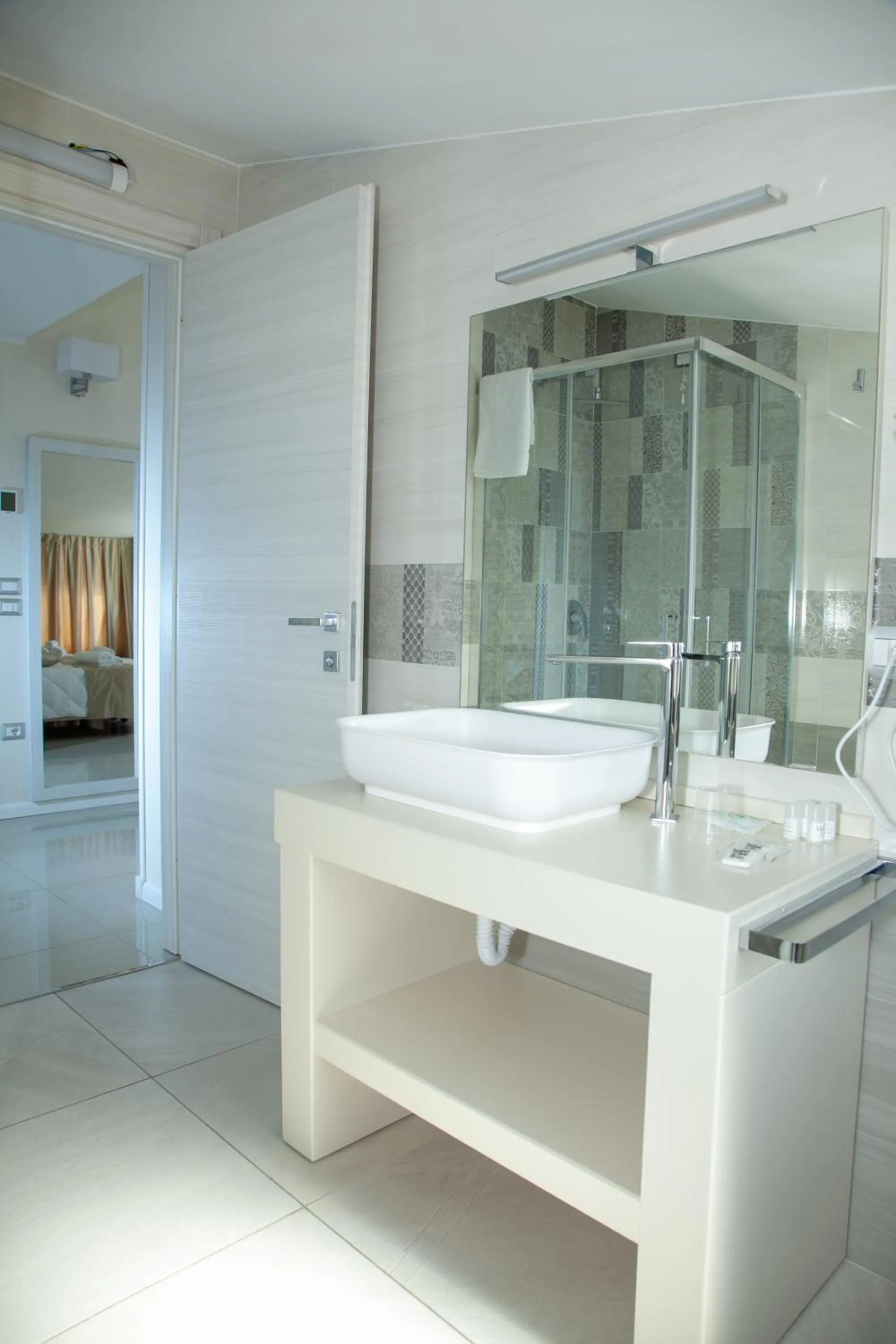 Shower in Hotel Dolce Stella