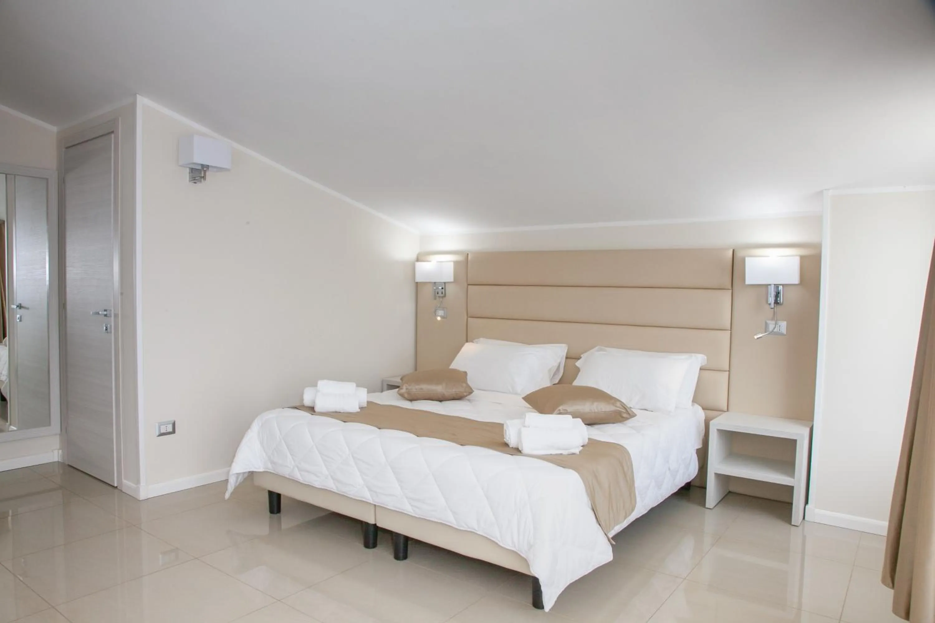 Sea view, Bed in Hotel Dolce Stella