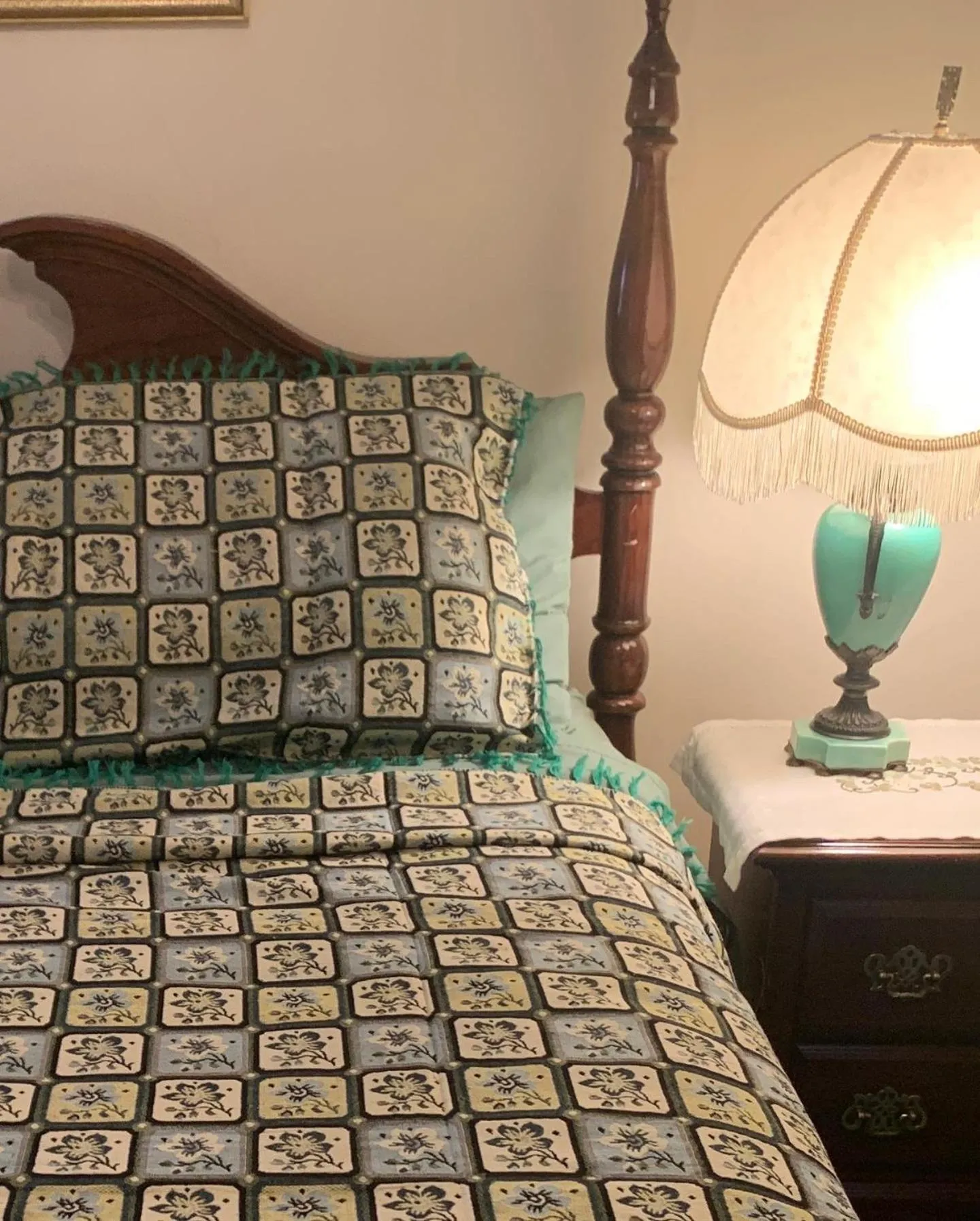 Bed in Innisfree Bed & Breakfast