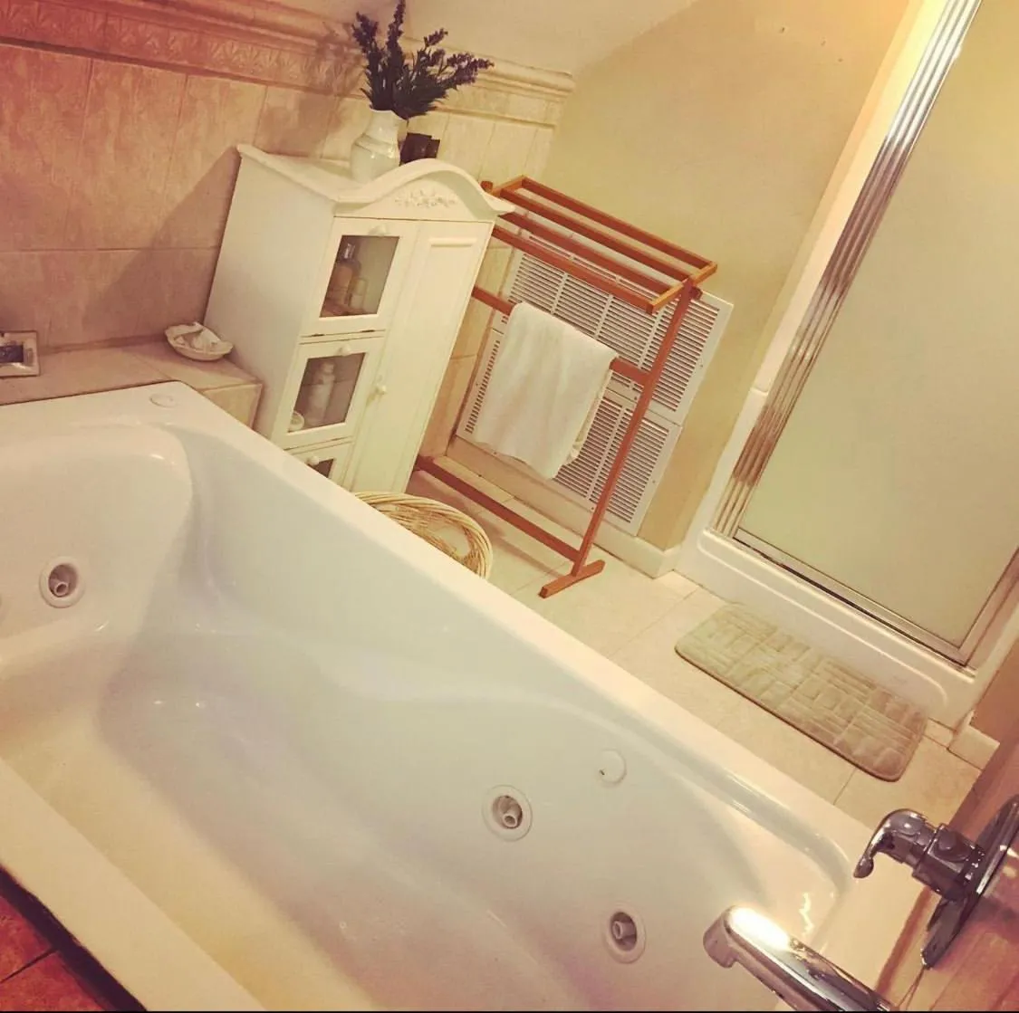 Bathroom in Innisfree Bed & Breakfast