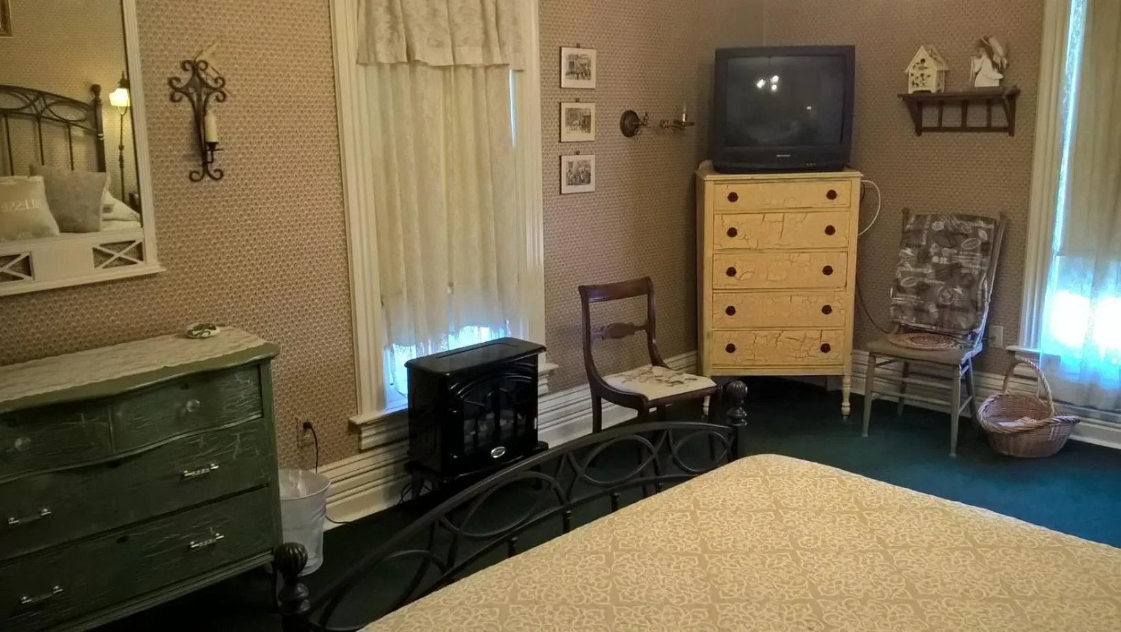 Bed in Innisfree Bed & Breakfast