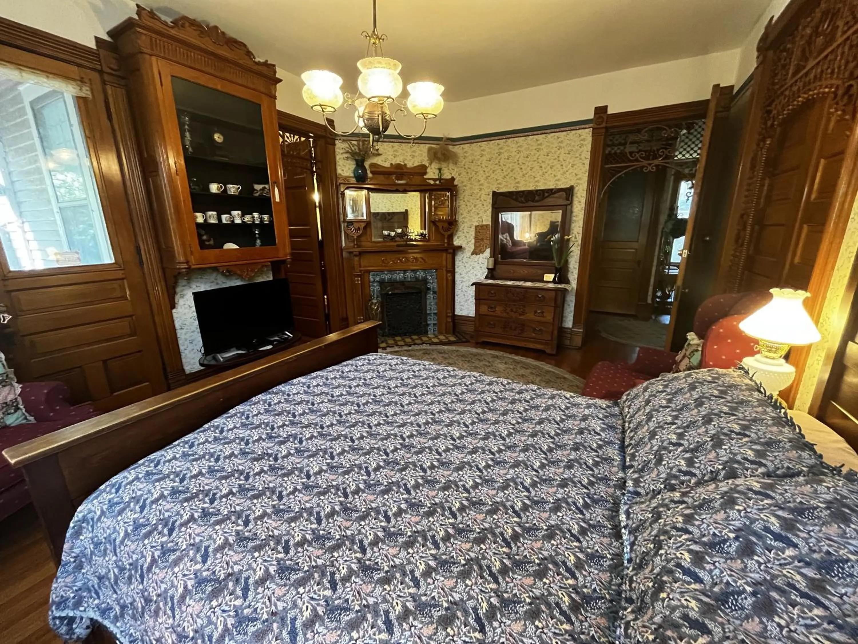 Bed in Innisfree Bed & Breakfast