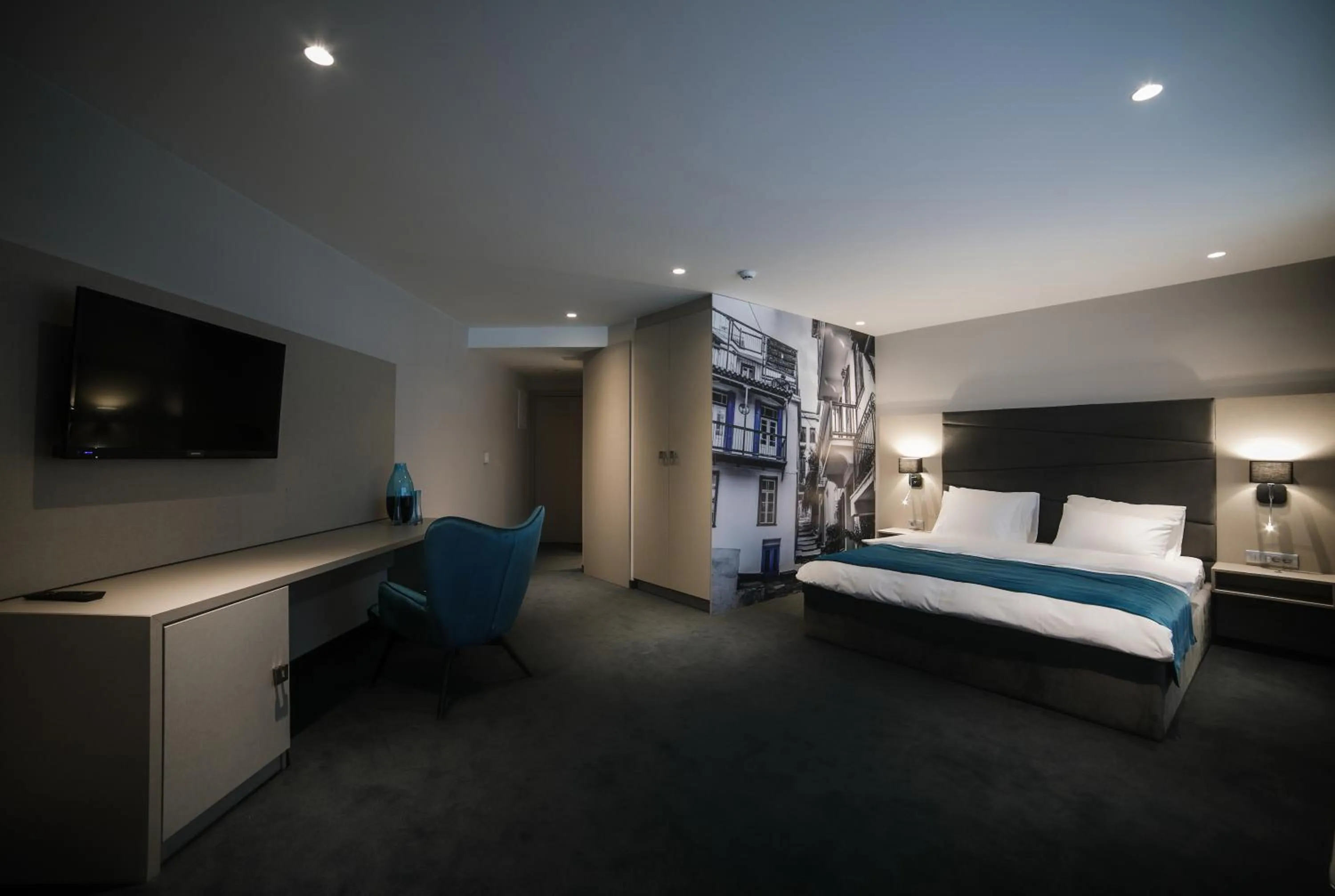 TV and multimedia, Bed in Hotel Bank