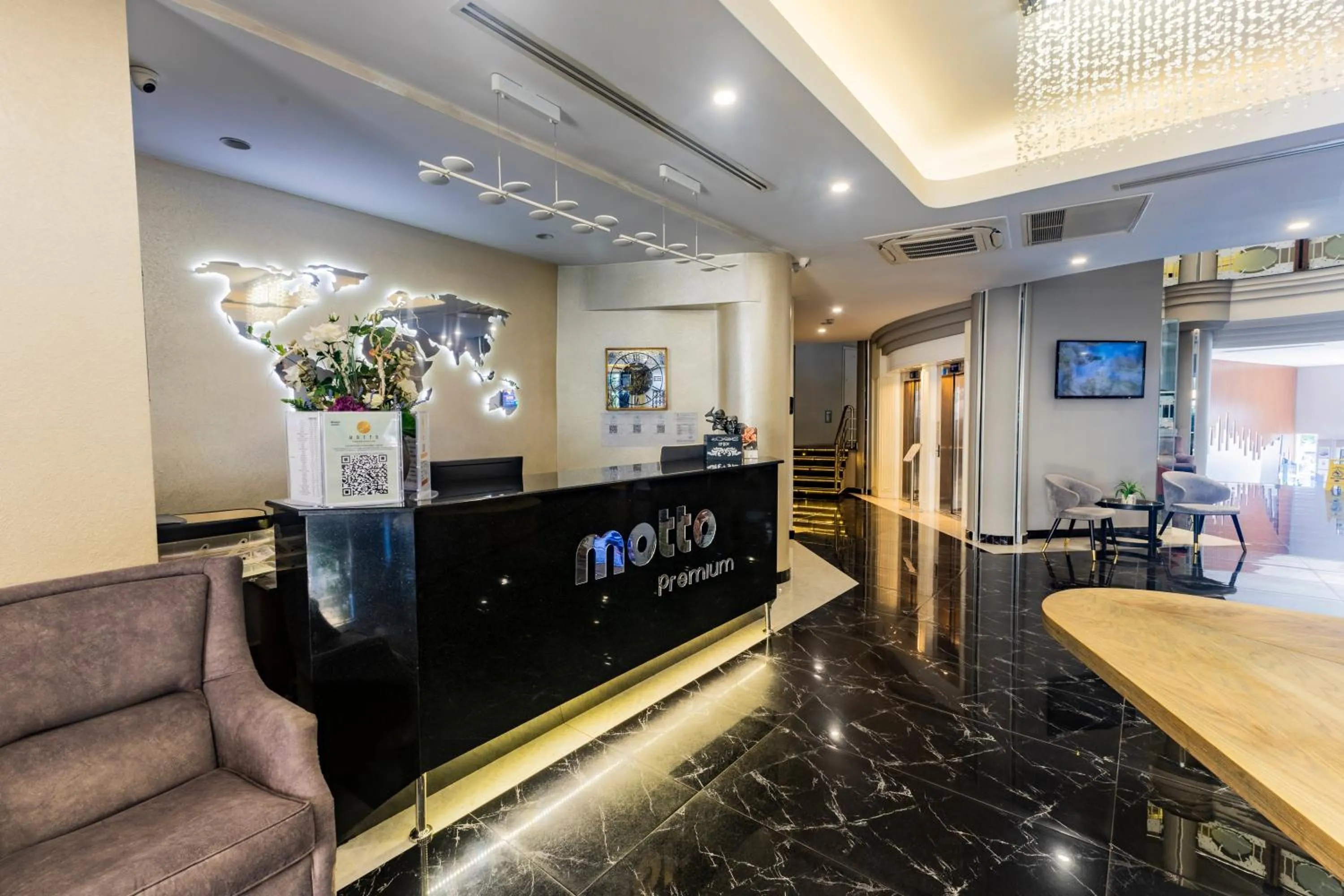 Lobby or reception in Motto Premium Hotel&Spa