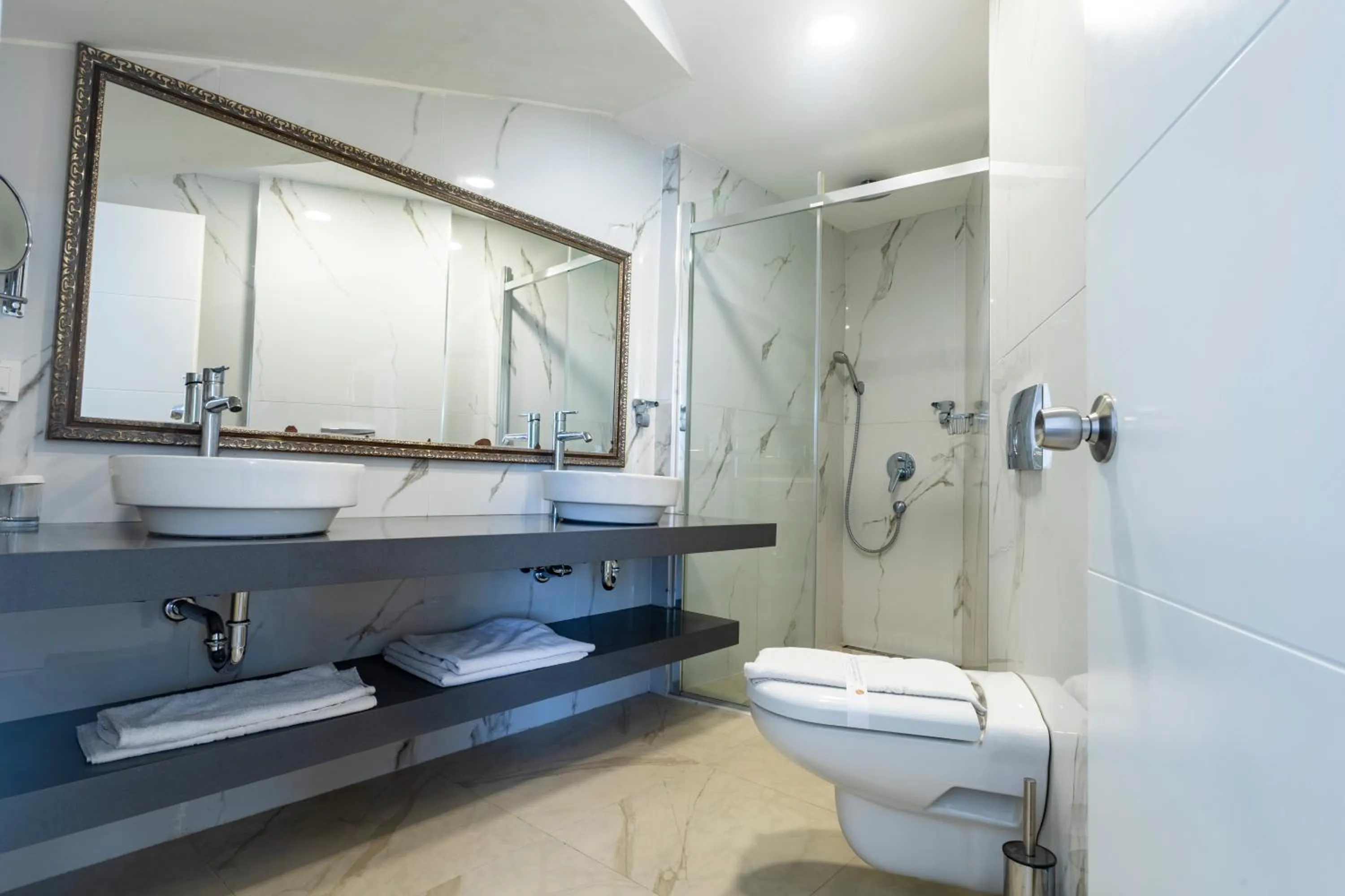 Shower in Motto Premium Hotel&Spa