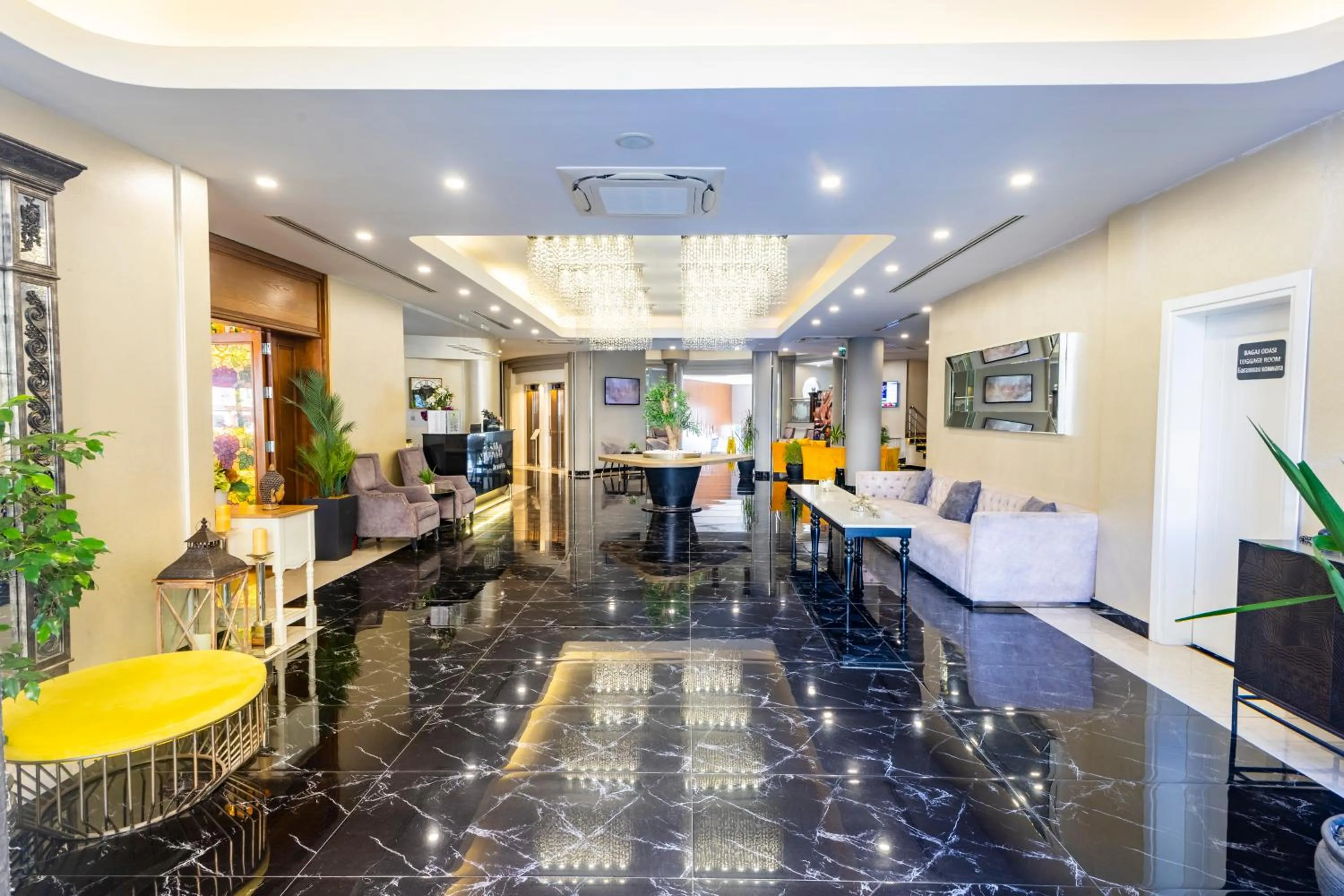 Lobby or reception in Motto Premium Hotel&Spa